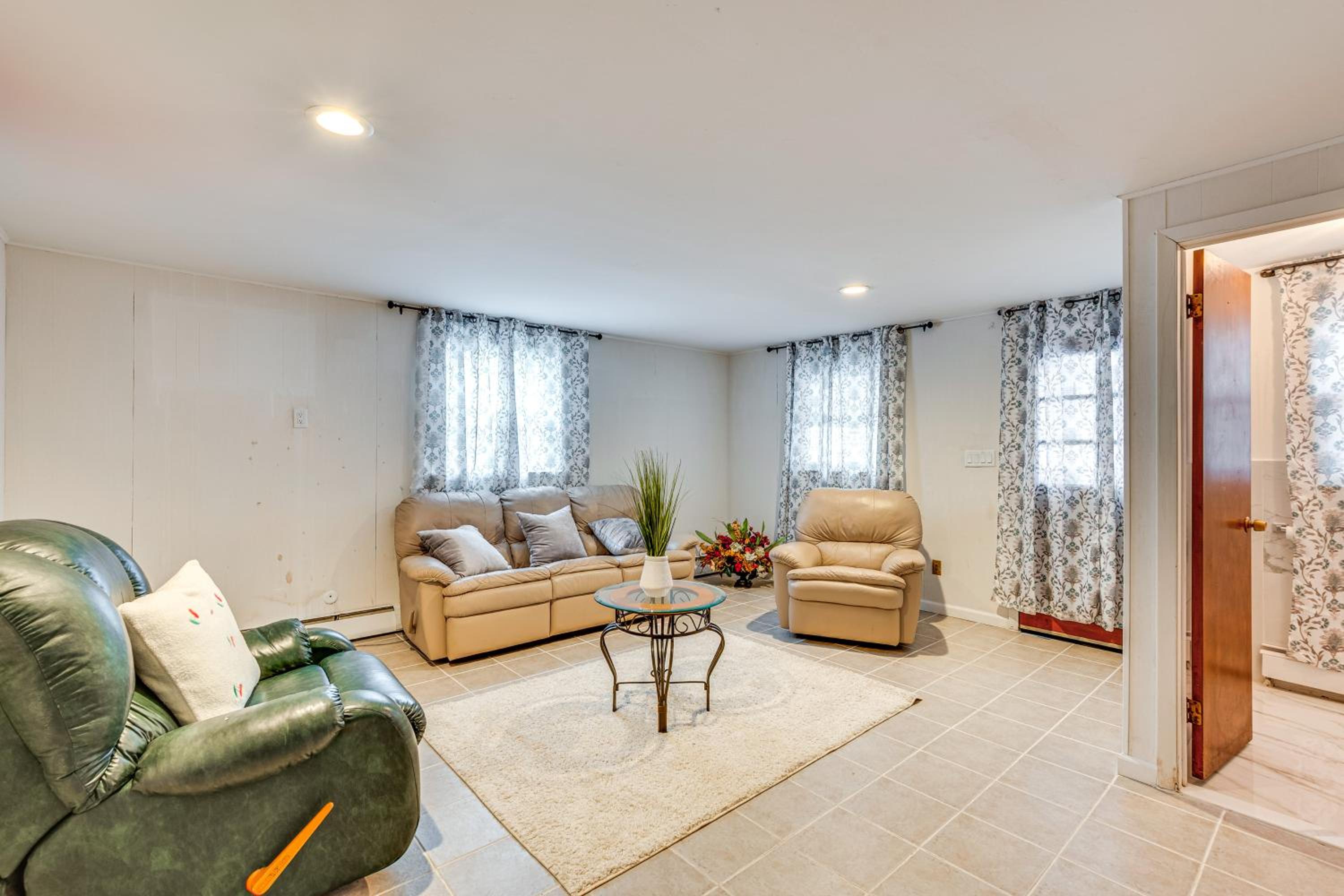 Work, Explore and Relax Centrally Located Union Gem