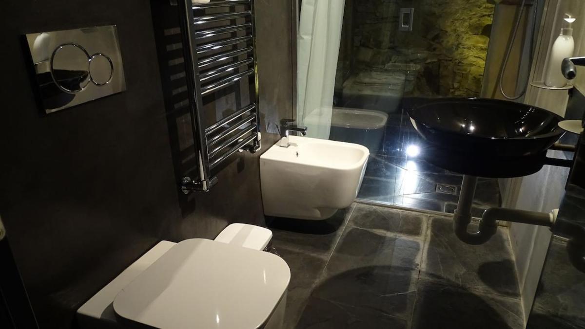 HOST4U - PAPA GIGI's House, Beautiful Apartment into Ancient Stone