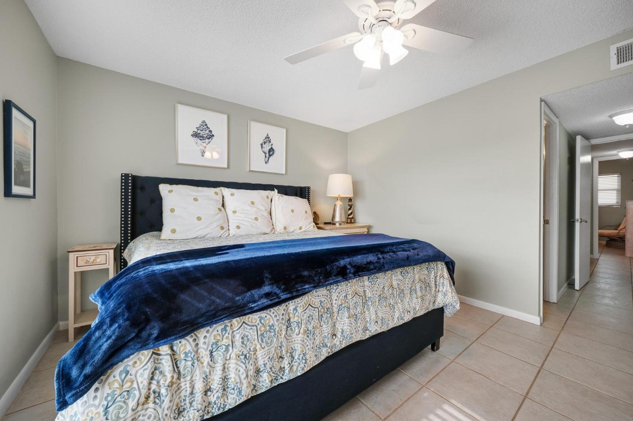 Top Floor Ocean and Pool Views located on No-Drive Beach with 2 Complex Pools