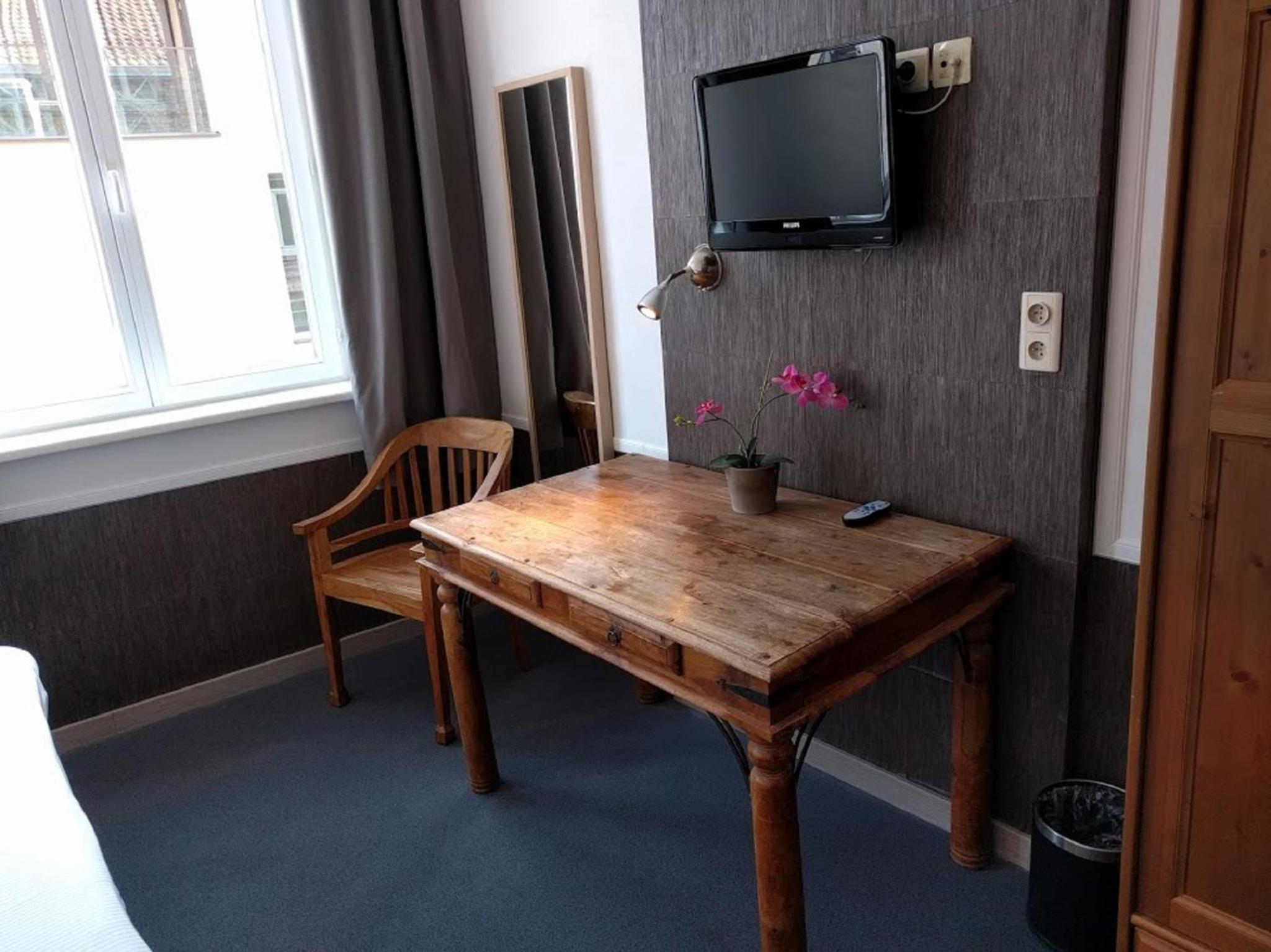 Bruges Vacations - Canalview Hotel Ter Reien - Property Image 8