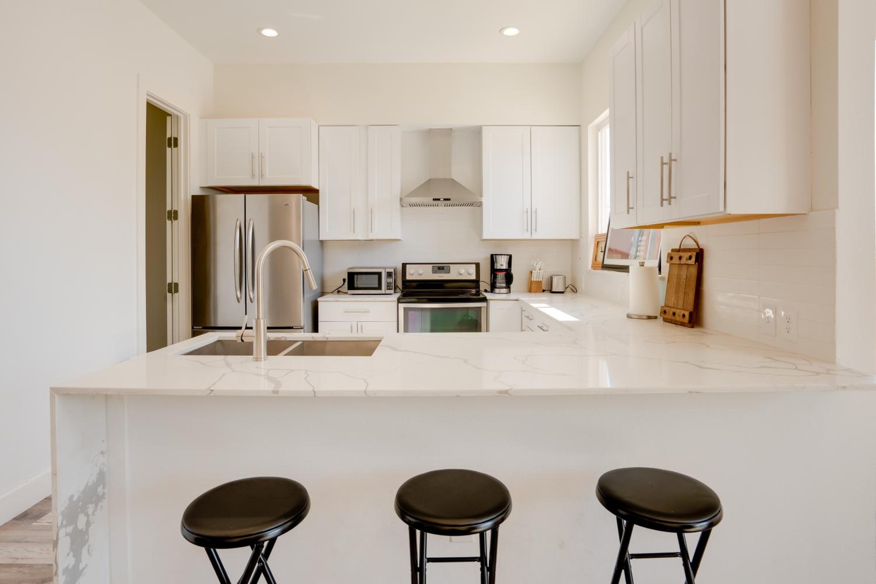 Spacious Lake Highland Townhome Wand Pool!