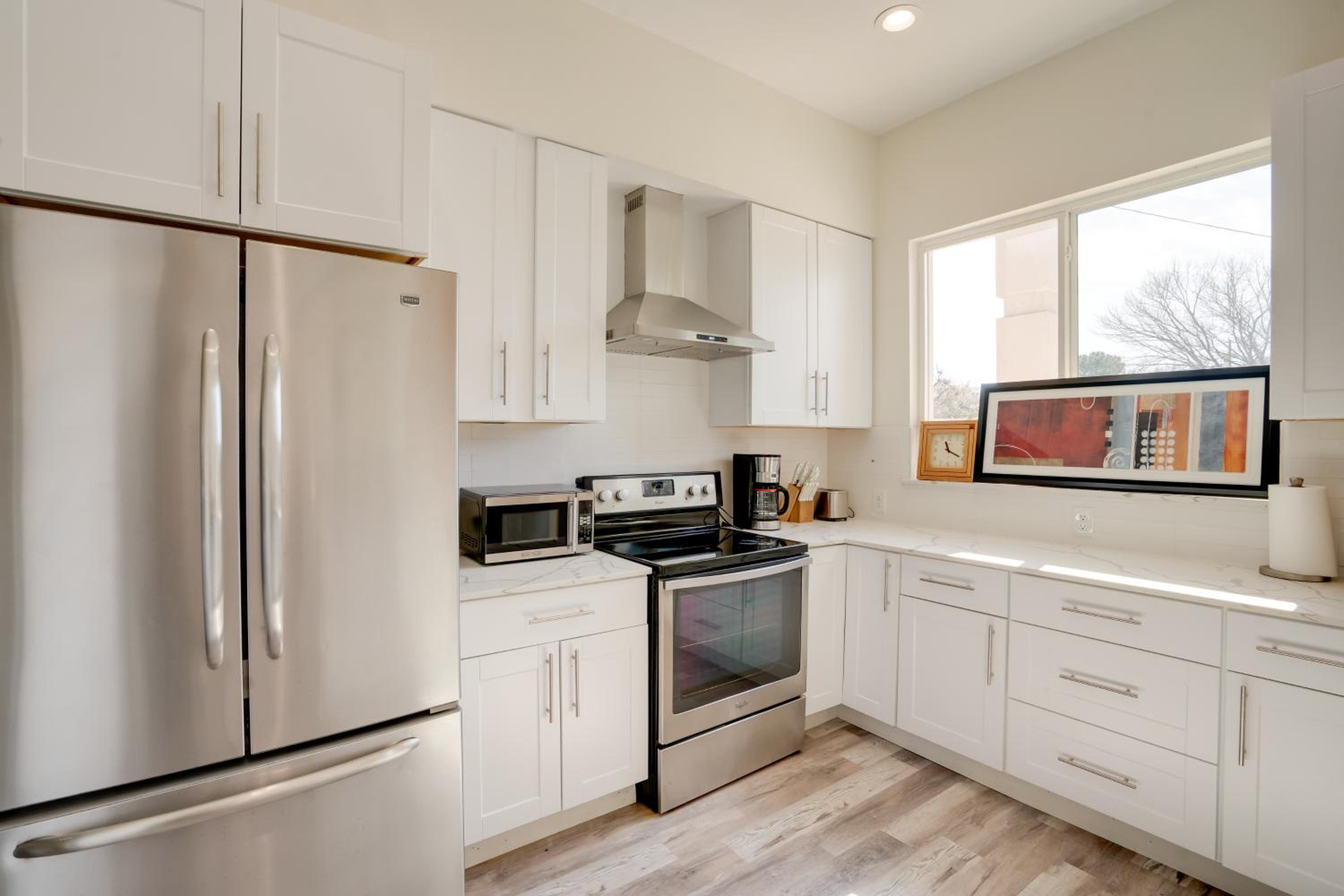 Spacious Lake Highland Townhome Wand Pool!