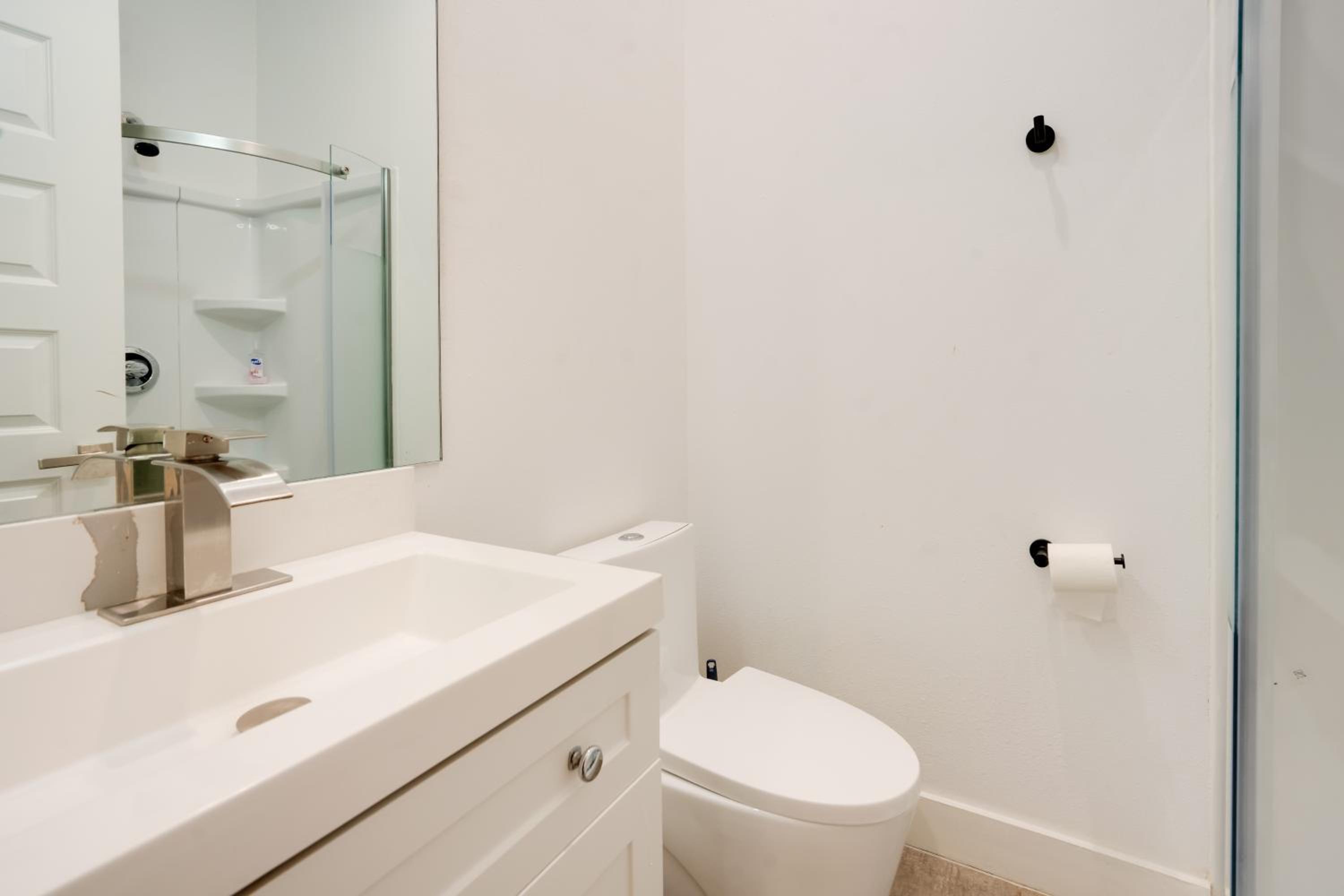 Spacious Lake Highland Townhome Wand Pool!