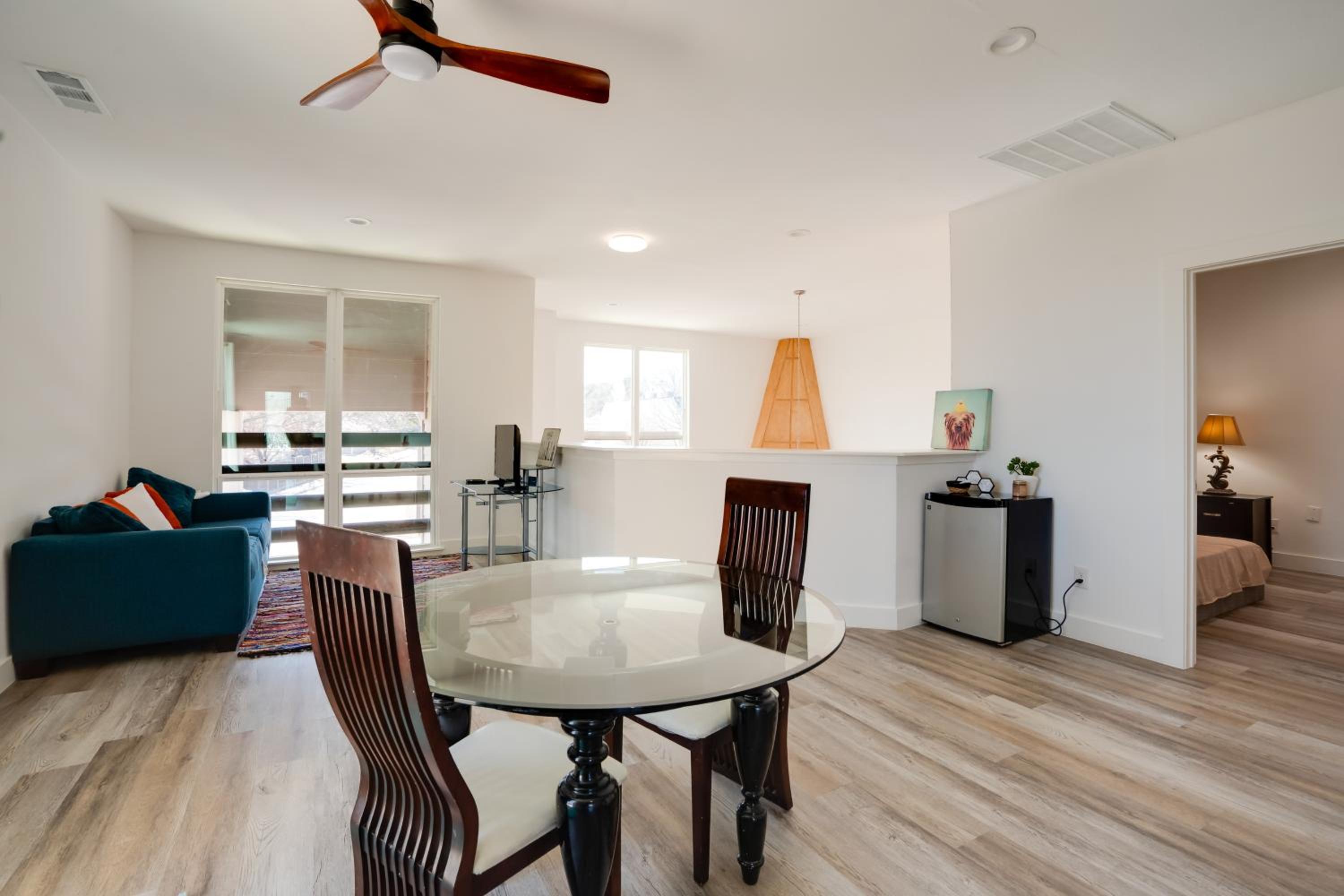 Spacious Lake Highland Townhome Wand Pool!
