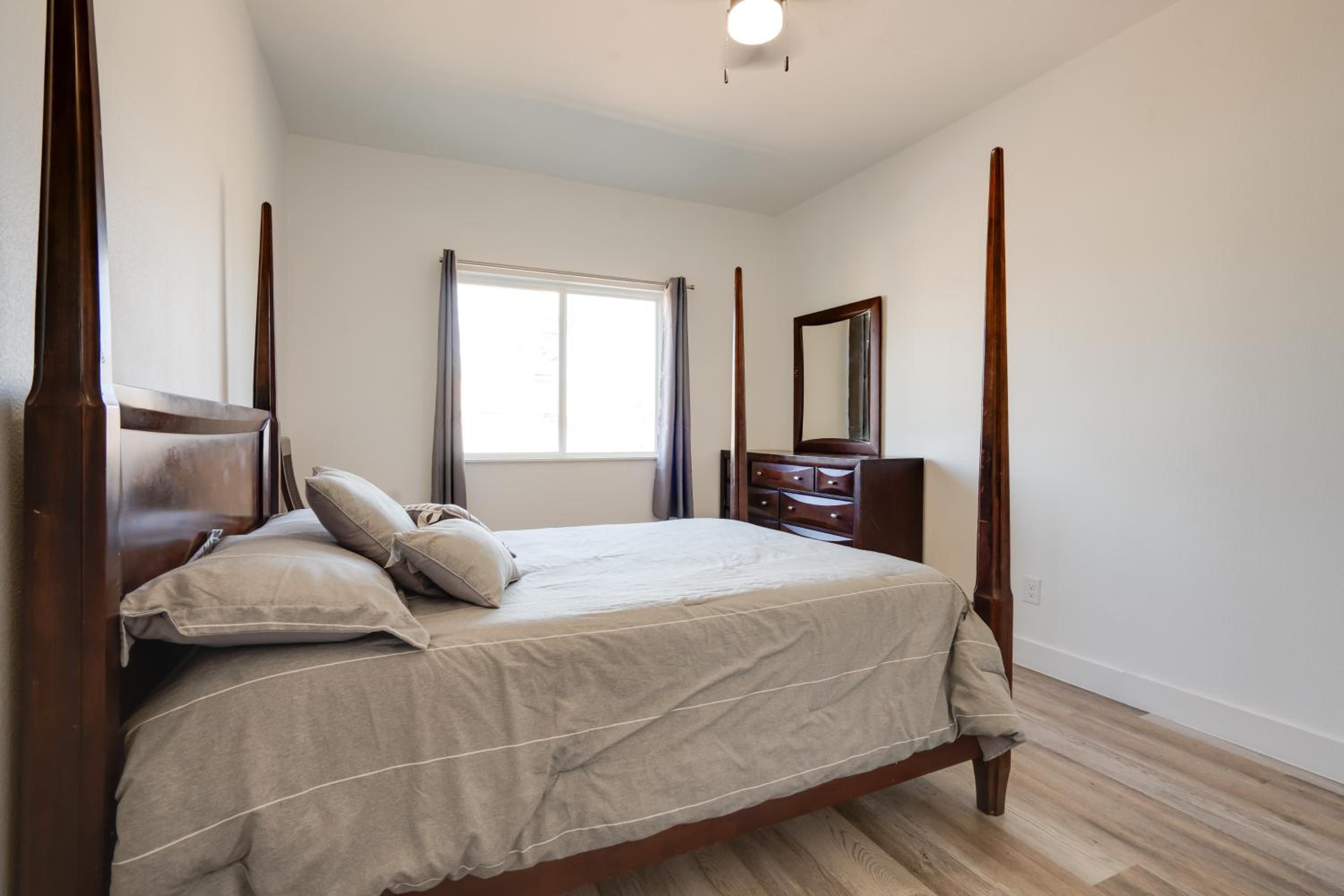 Spacious Lake Highland Townhome Wand Pool!