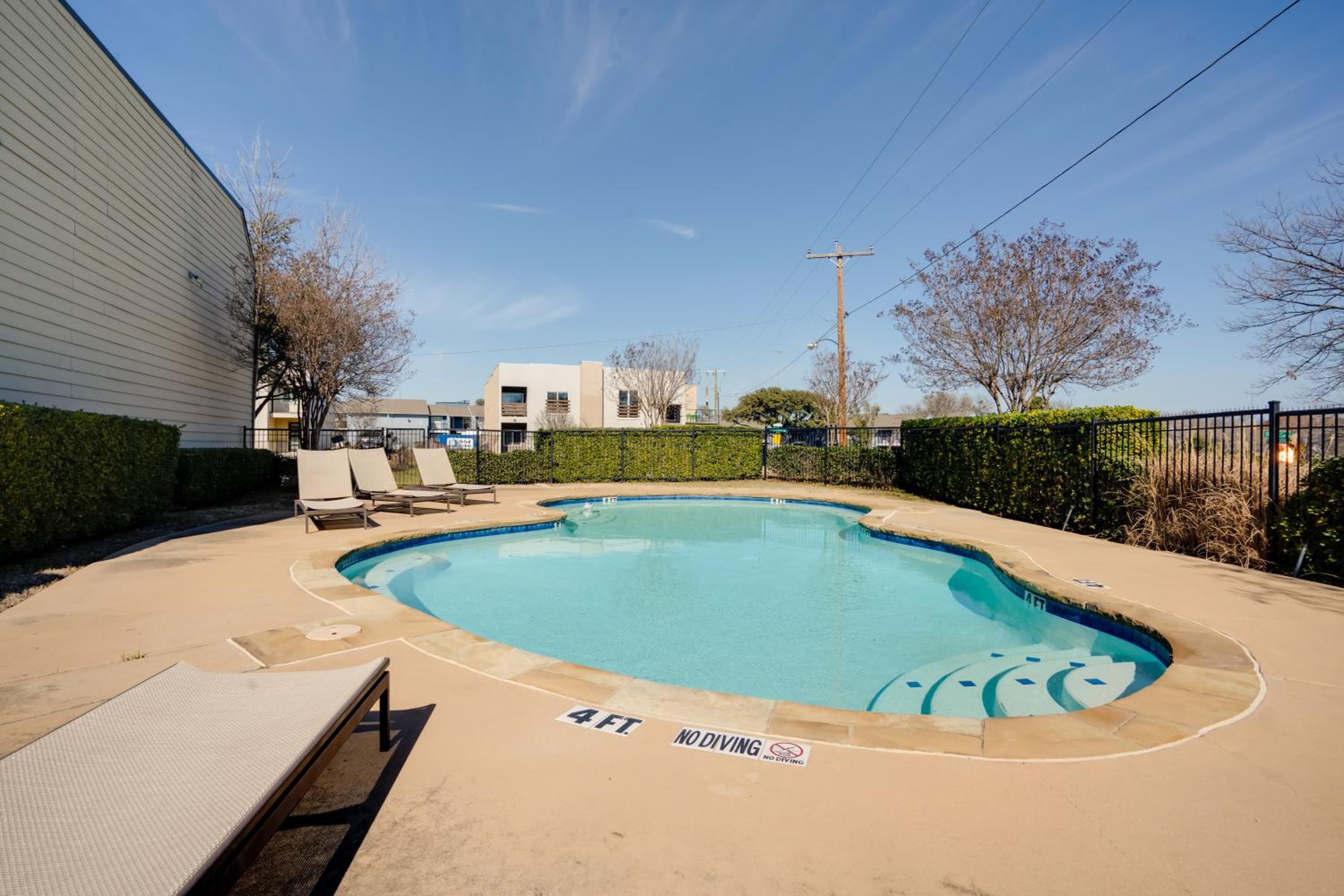 Spacious Lake Highland Townhome Wand Pool!