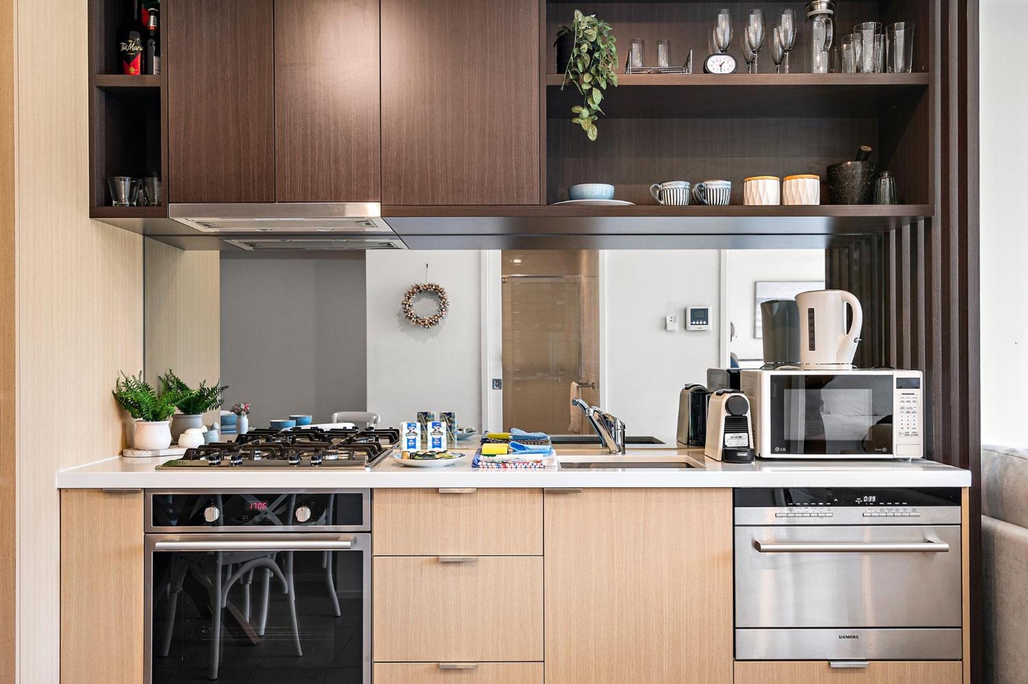 Modern 2-Bedroom Retreat Minutes from St Kilda