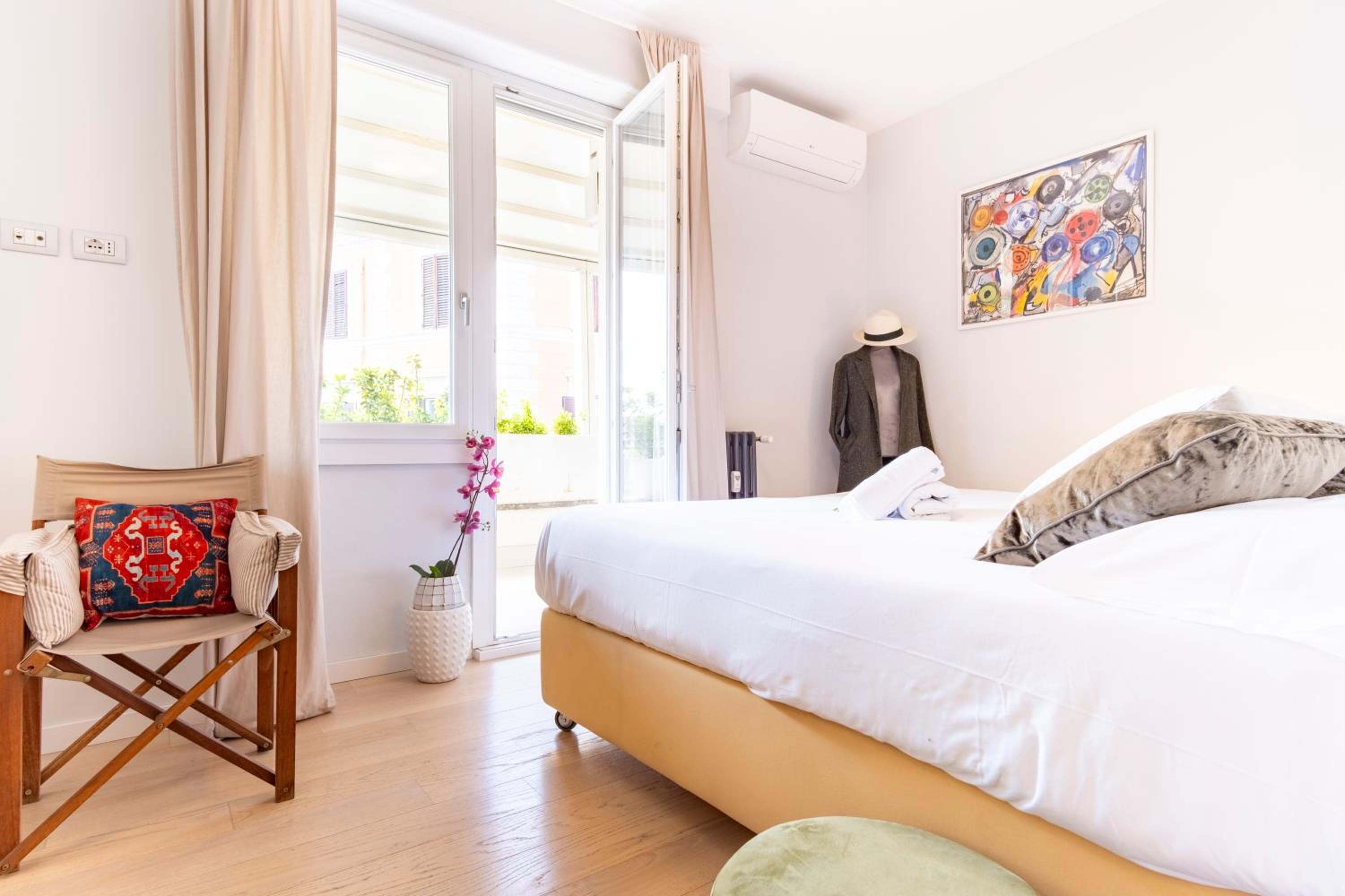 Elegantis Penthouse in the Heart of Rome With Private Terrace and View