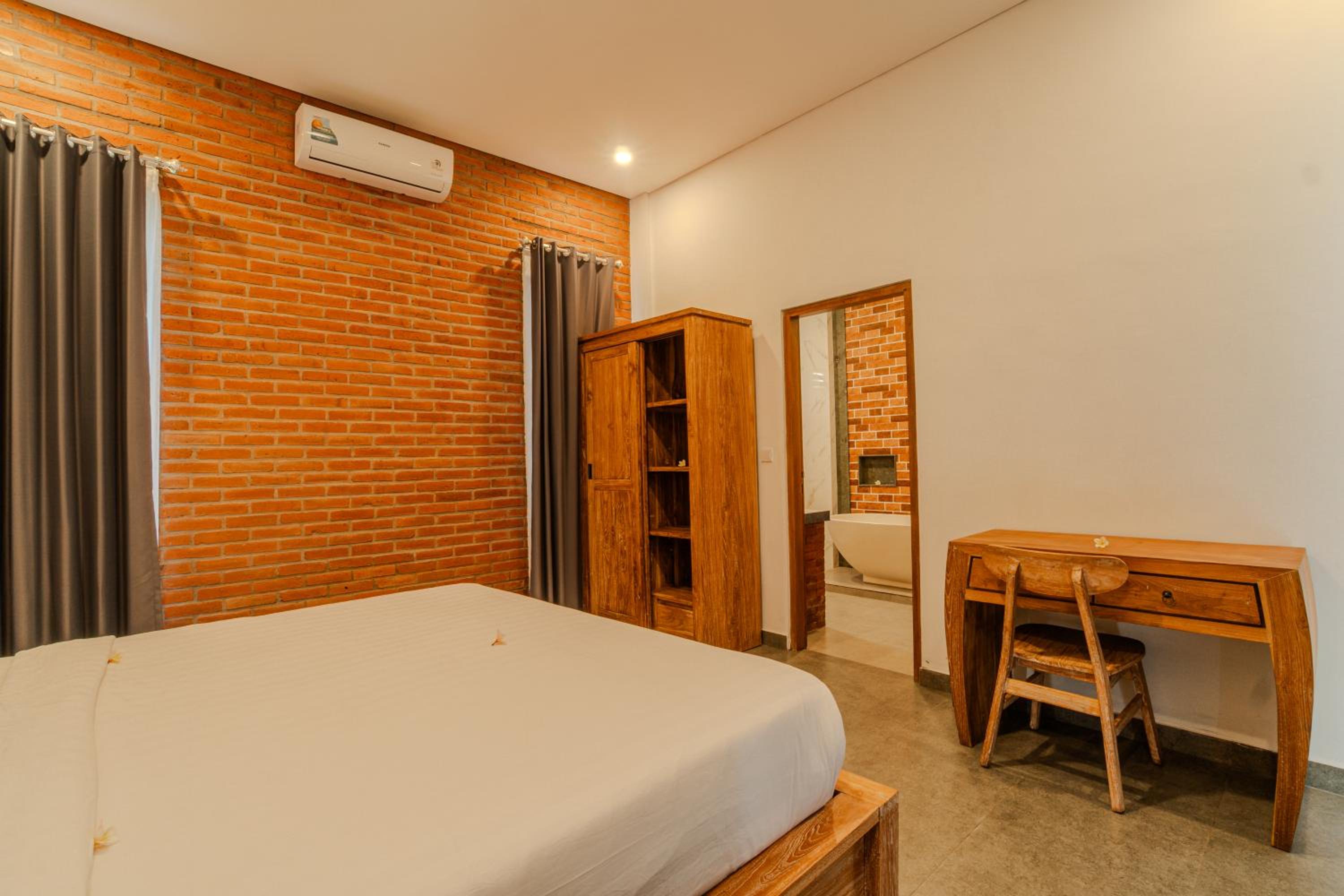 Dharma Villa - Spacious 3BR Private Pool Villa for Families & Groups