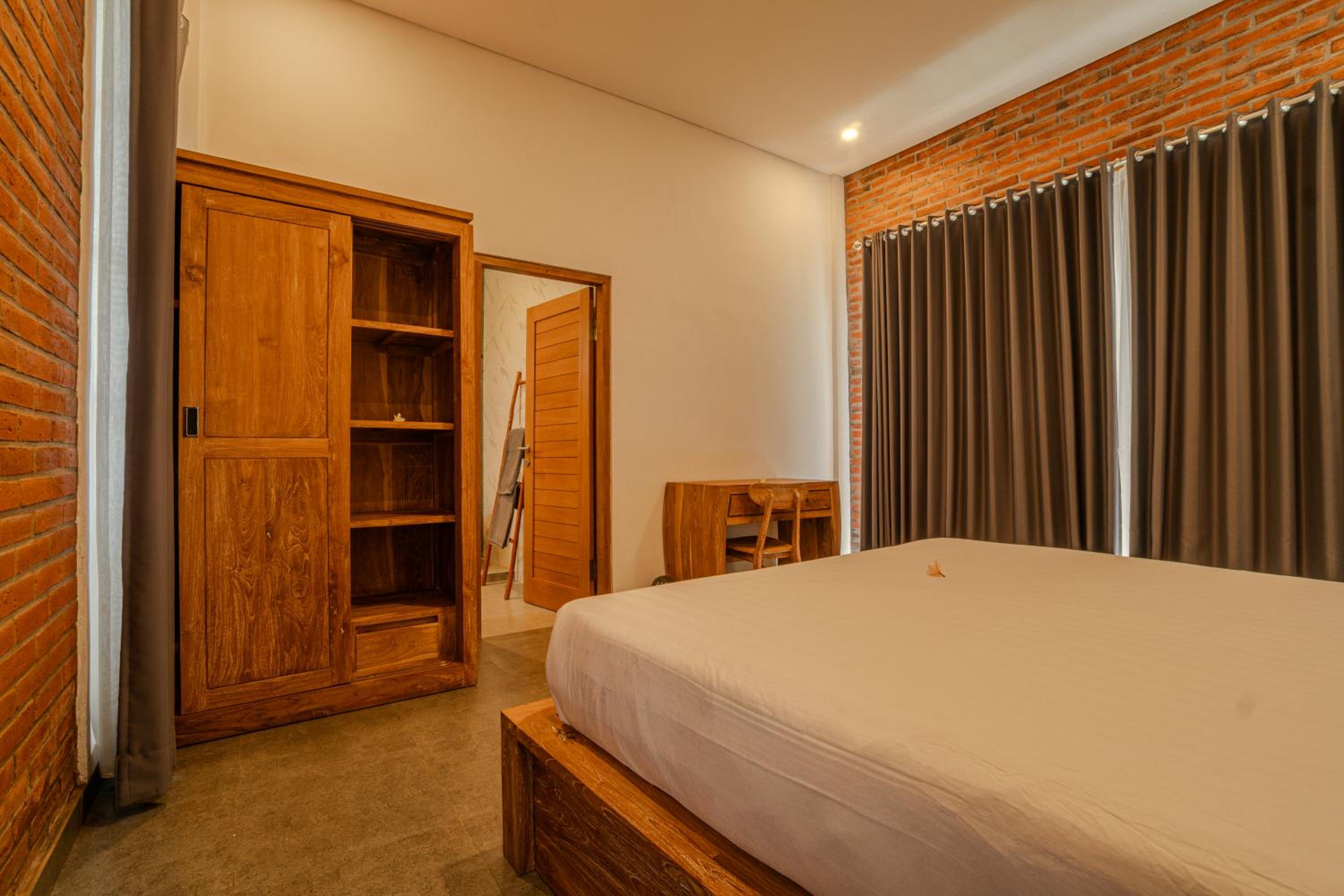 Dharma Villa - Spacious 3BR Private Pool Villa for Families & Groups