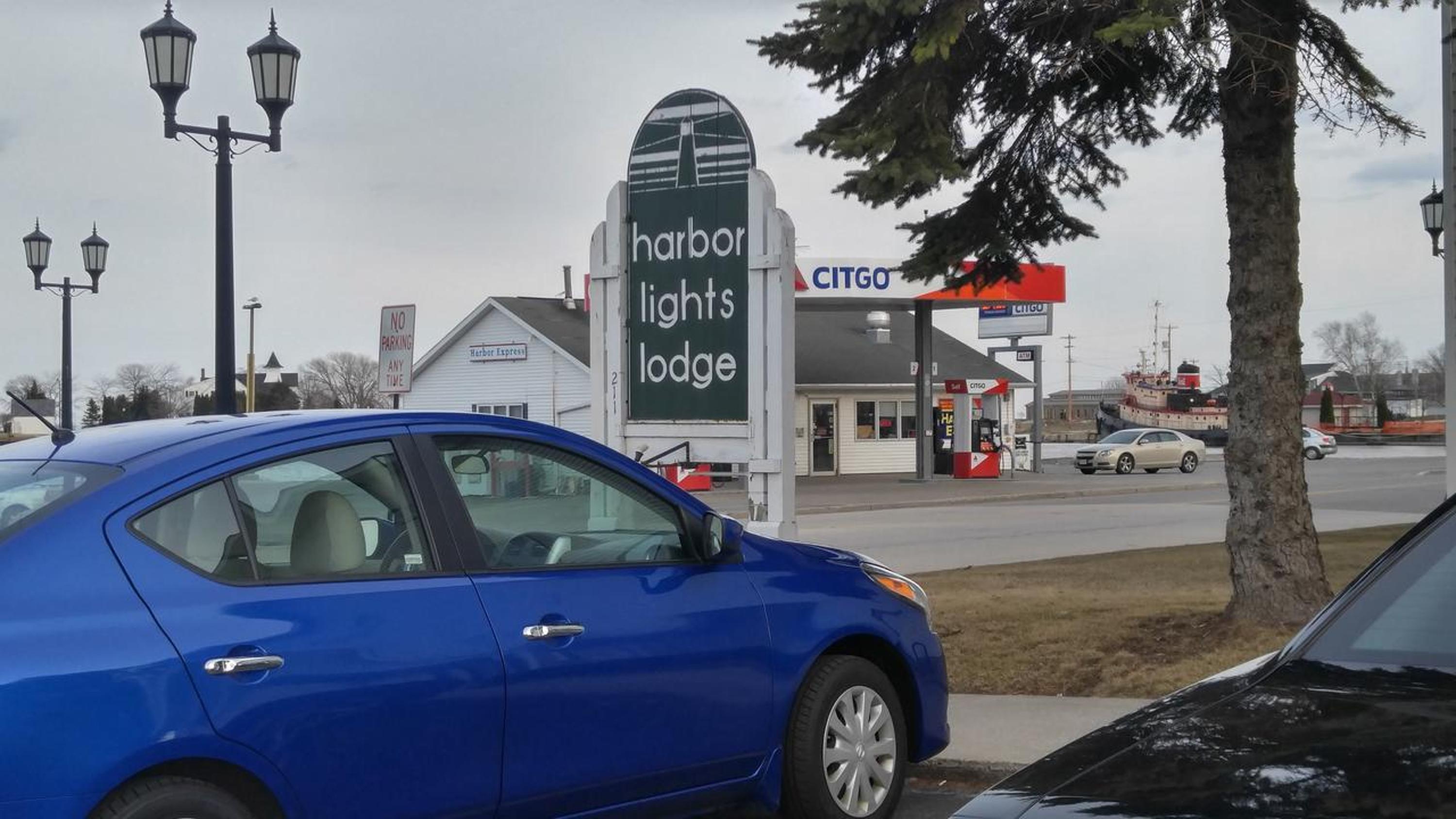 Harbor Lights Lodge