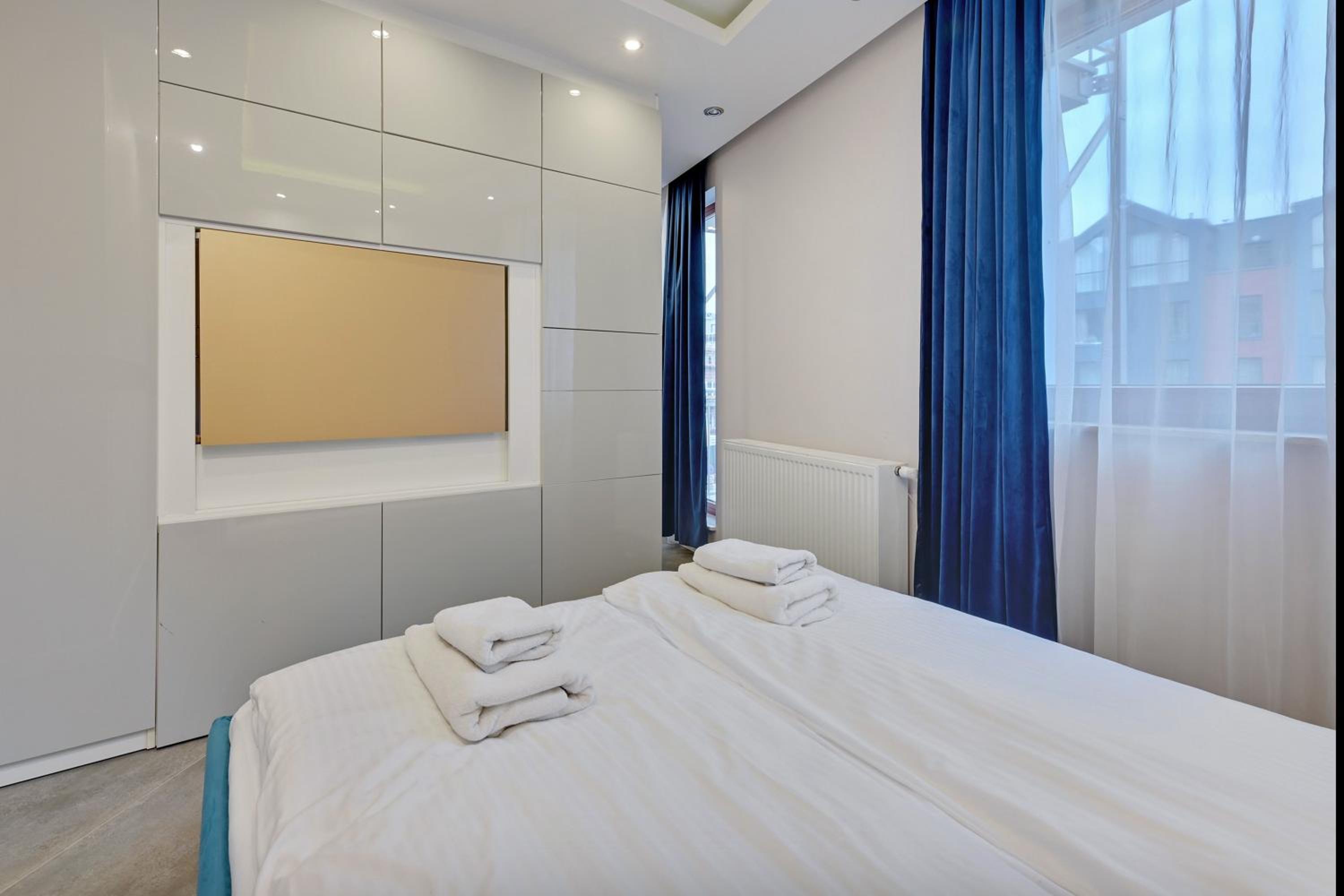 Flatbook - City Center SPA Apartments Waterlane Island