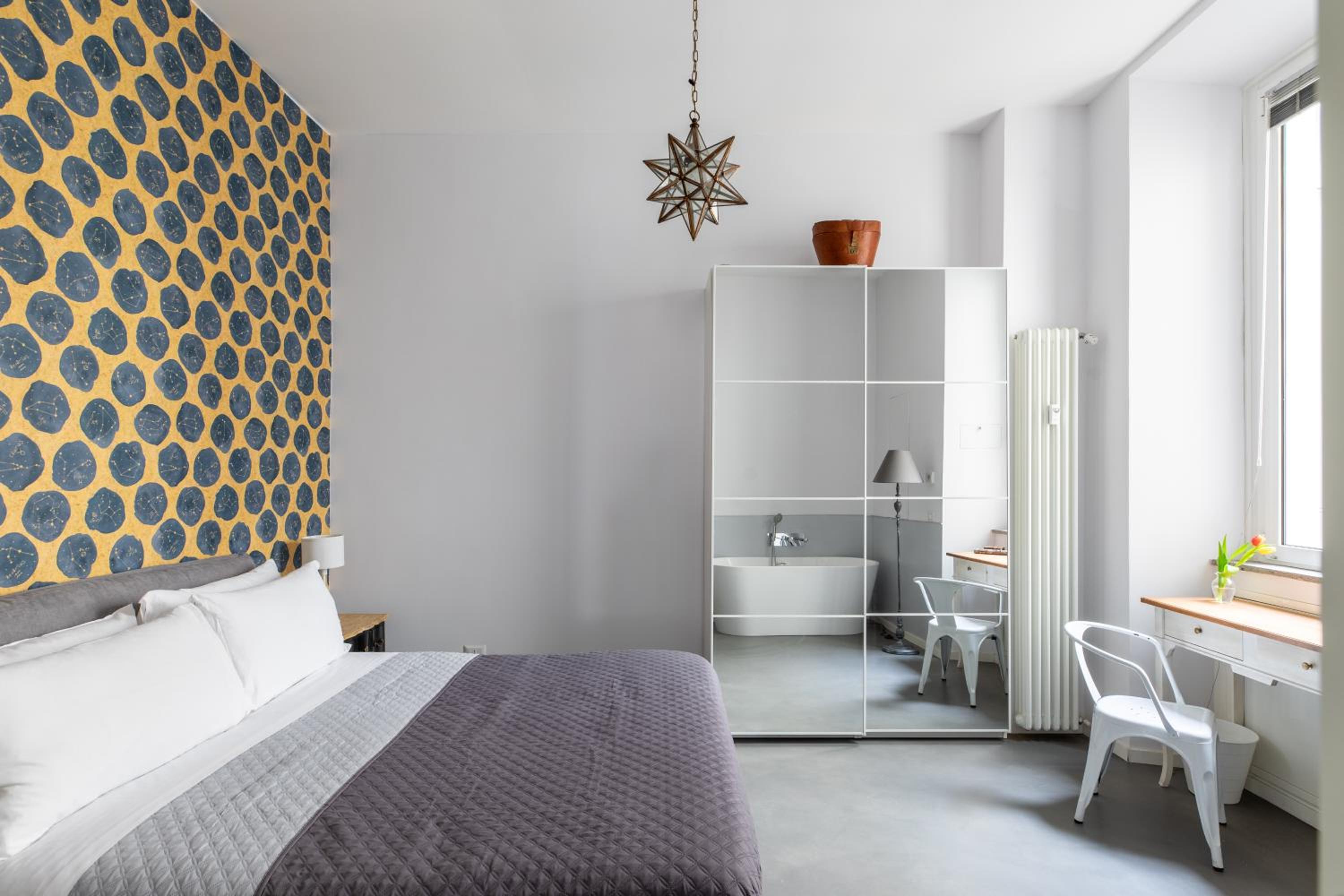 Trastevere Modern 4BR 4baths, WIFI, AC, custom kitchen, living room