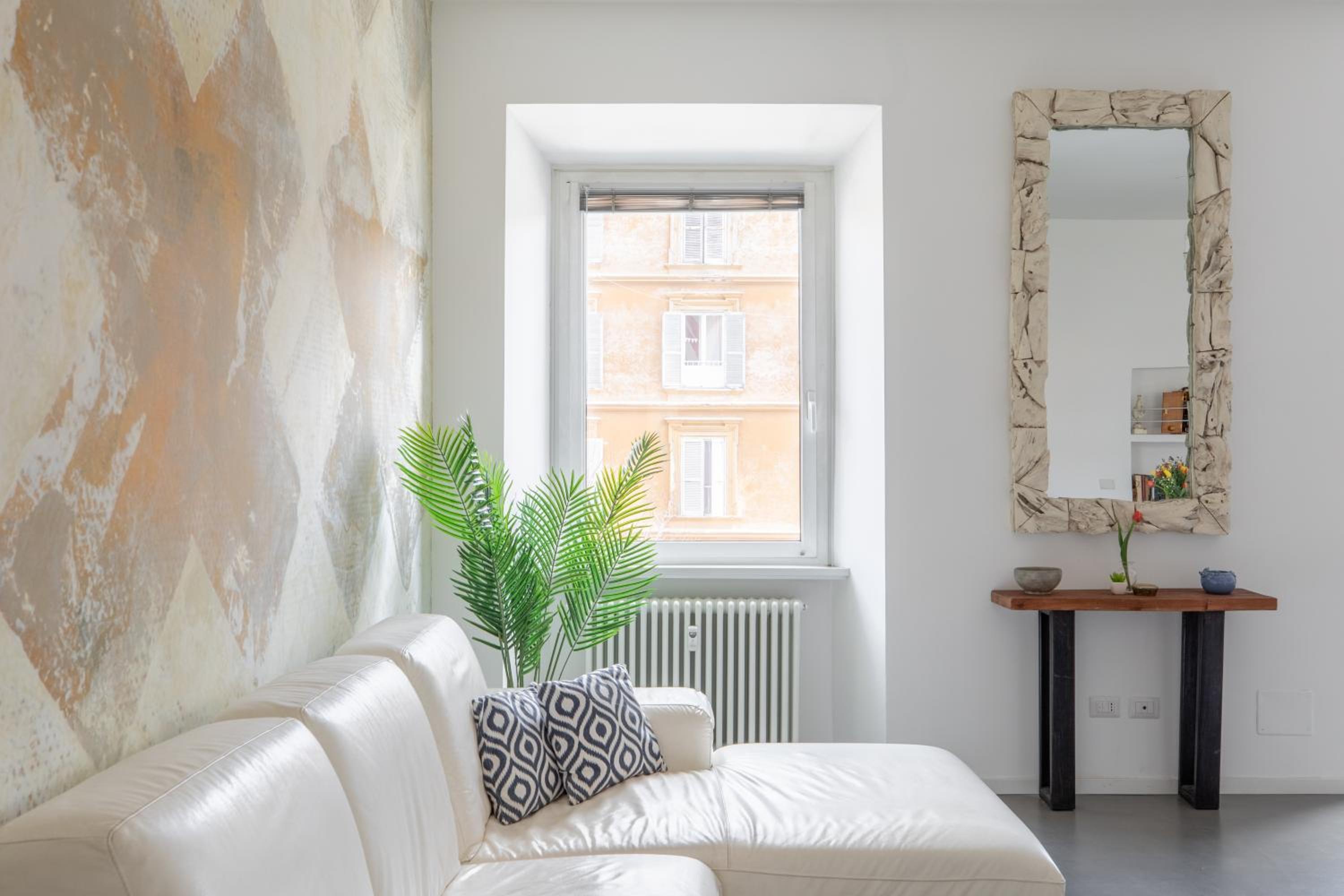 Trastevere Modern 4BR 4baths, WIFI, AC, custom kitchen, living room