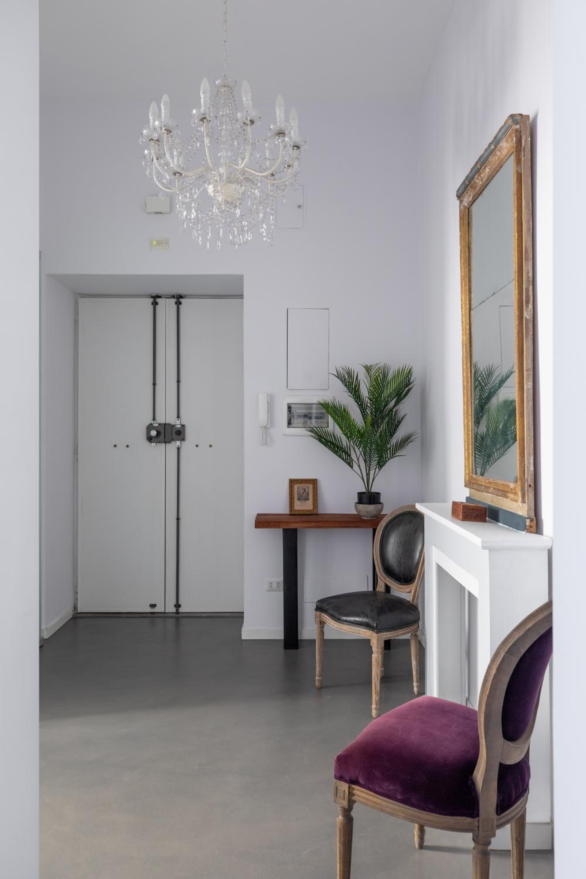 Trastevere Modern 4BR 4baths, WIFI, AC, custom kitchen, living room