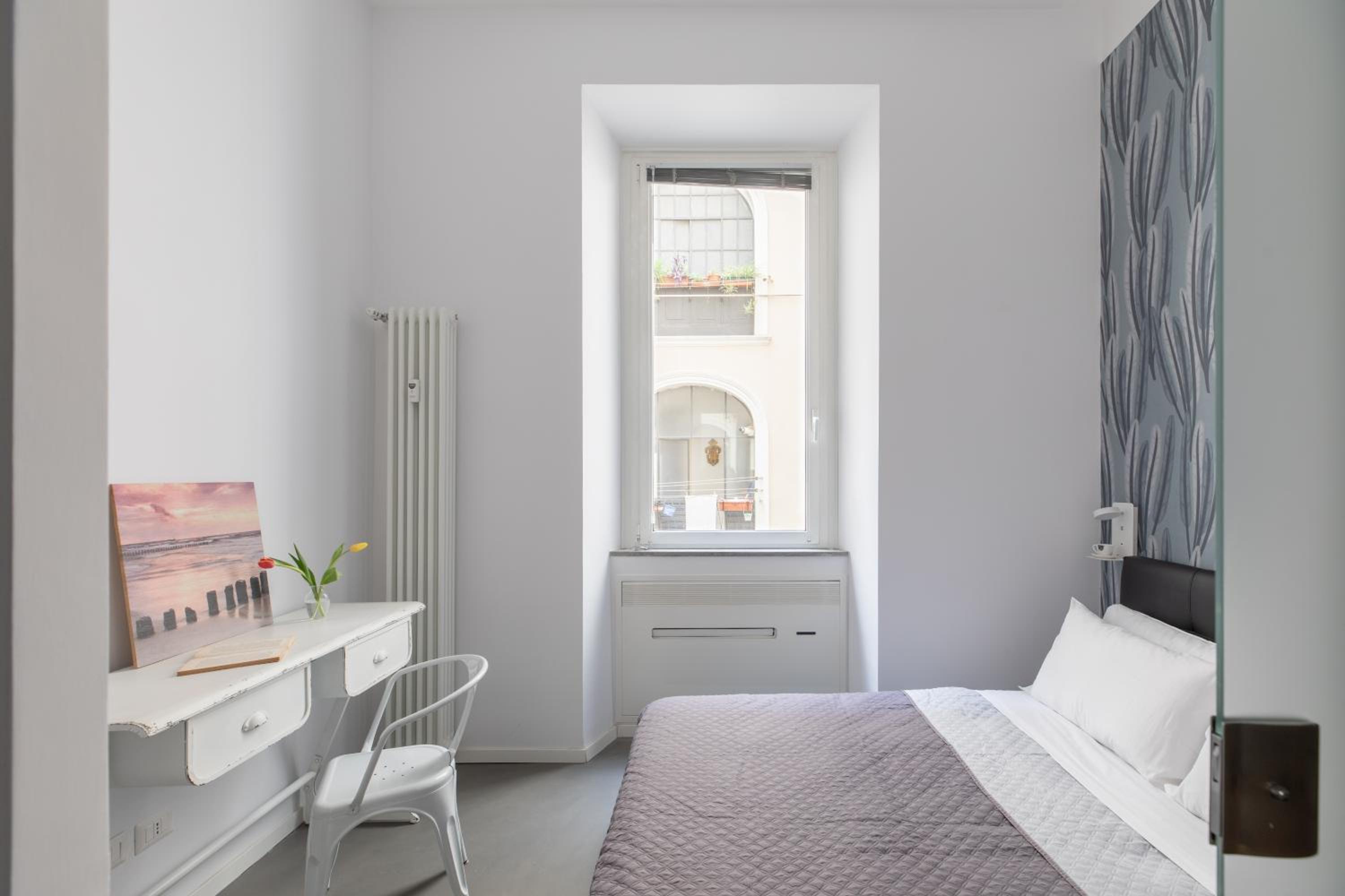 Trastevere Modern 4BR 4baths, WIFI, AC, custom kitchen, living room