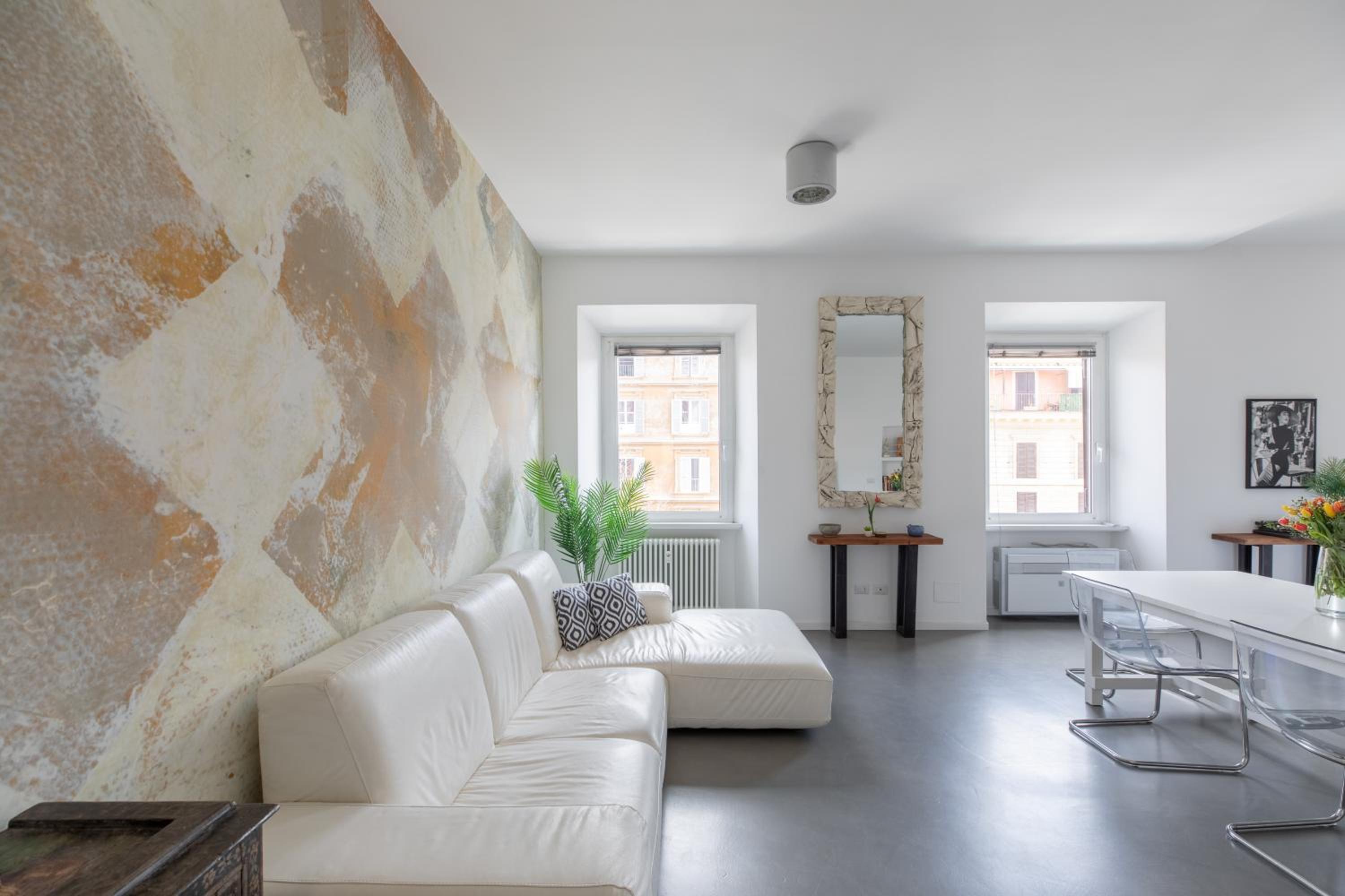 Trastevere Modern 4BR 4baths, WIFI, AC, custom kitchen, living room