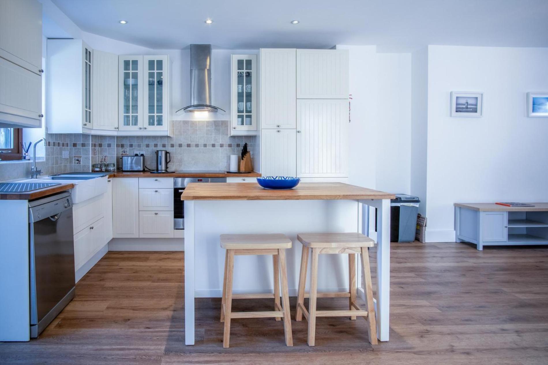 Nottage Road - 3 Bedroom Holiday Home - Mumbles