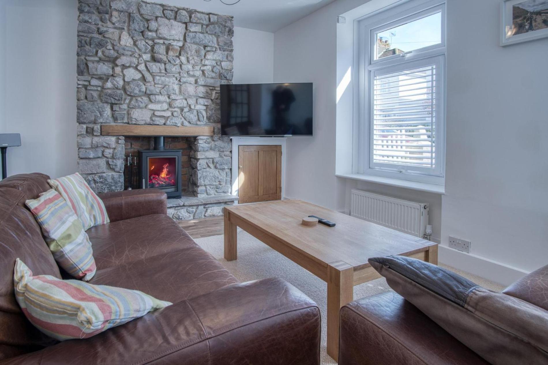 Nottage Road - 3 Bedroom Holiday Home - Mumbles