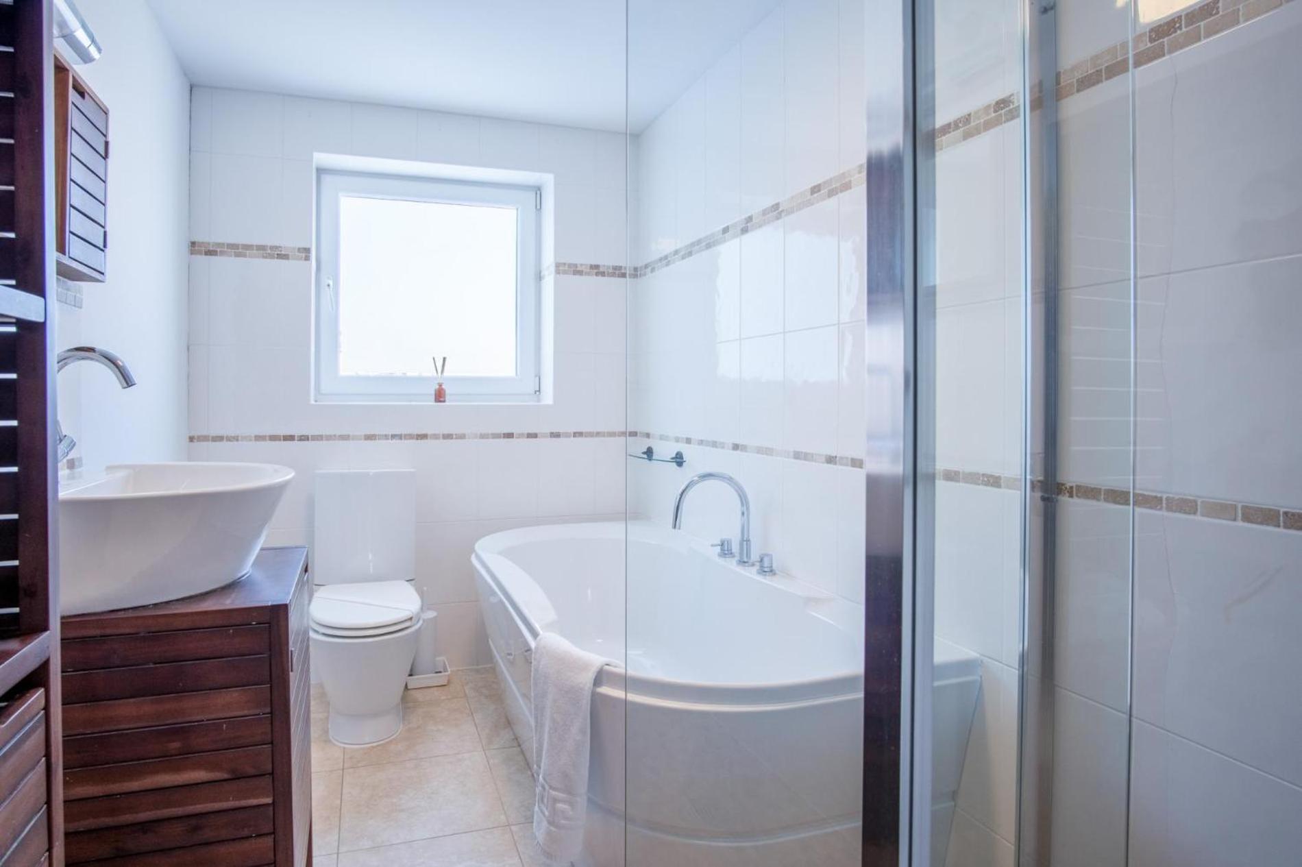 Nottage Road - 3 Bedroom Holiday Home - Mumbles