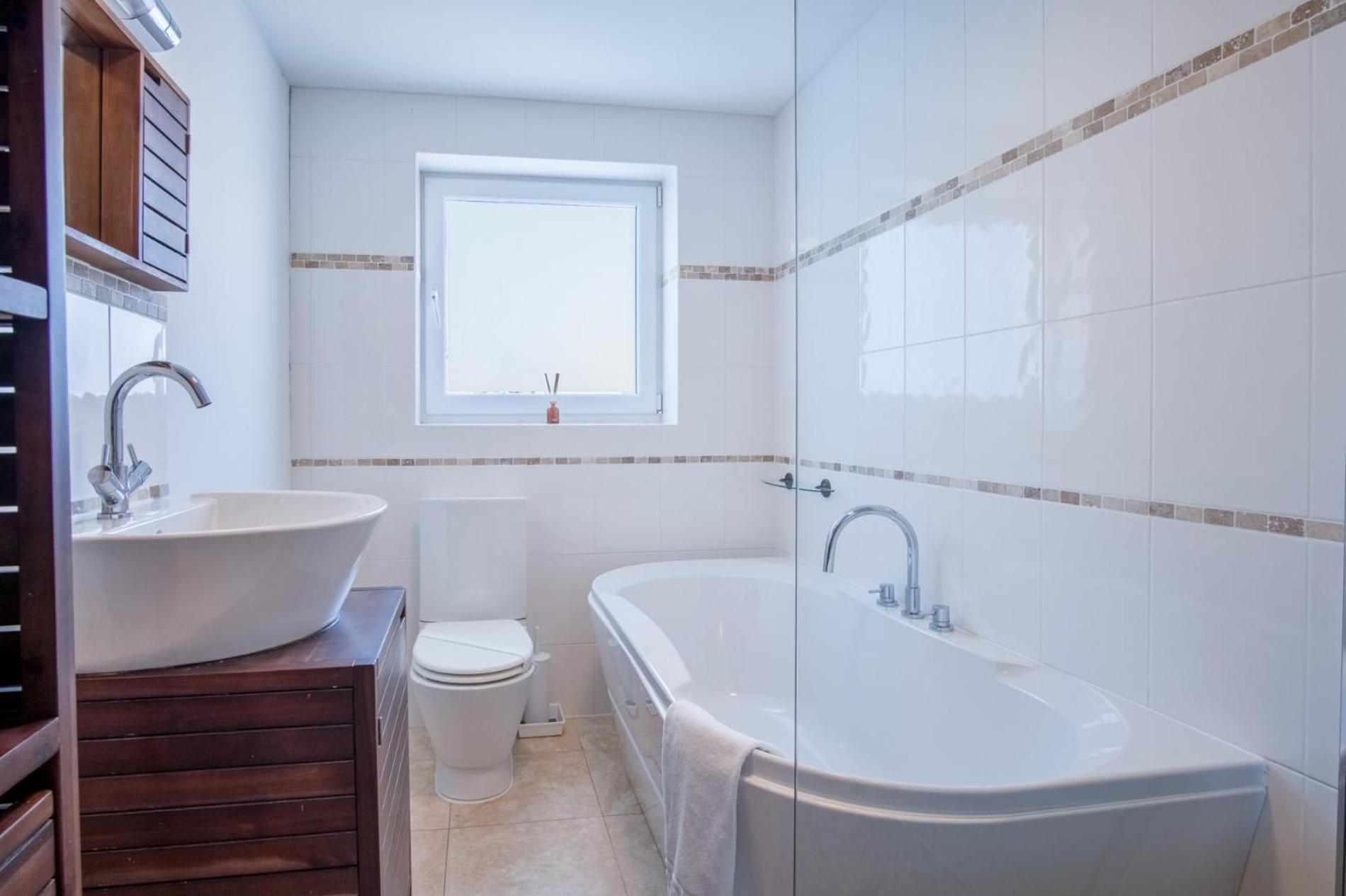 Nottage Road - 3 Bedroom Holiday Home - Mumbles