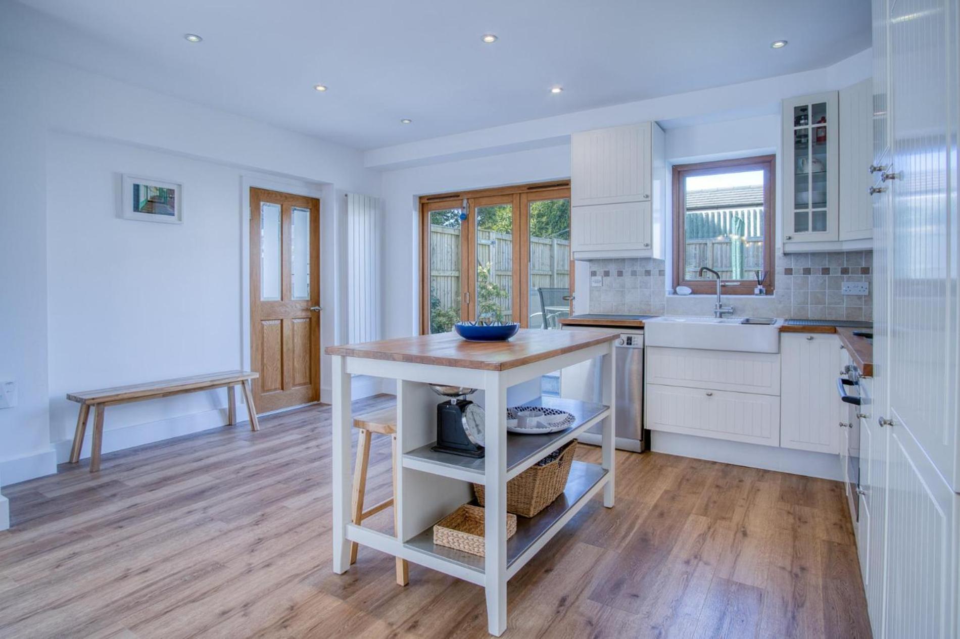 Nottage Road - 3 Bedroom Holiday Home - Mumbles