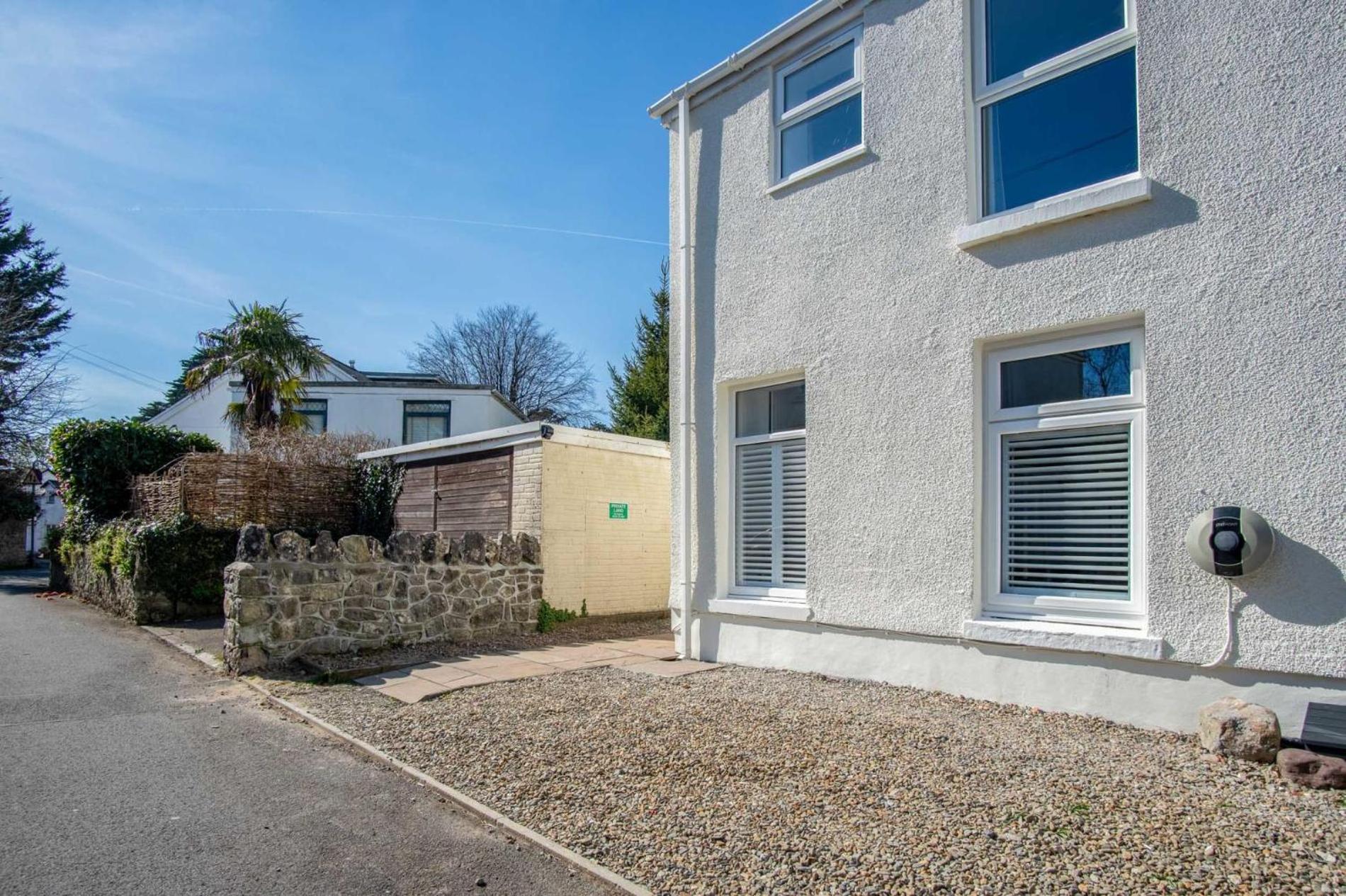 Nottage Road - 3 Bedroom Holiday Home - Mumbles