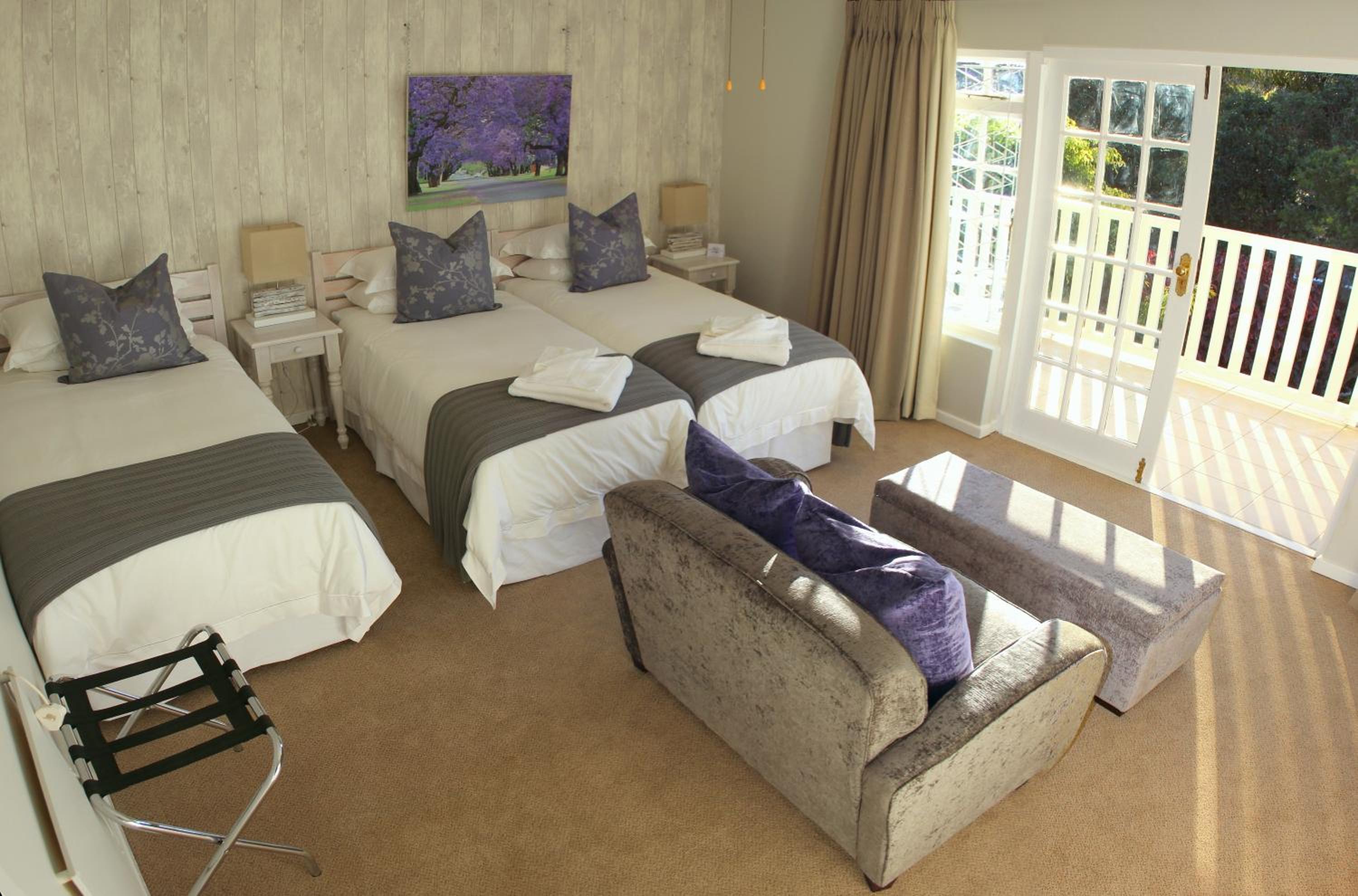 Lodge on Main Guest House and Conference Centre