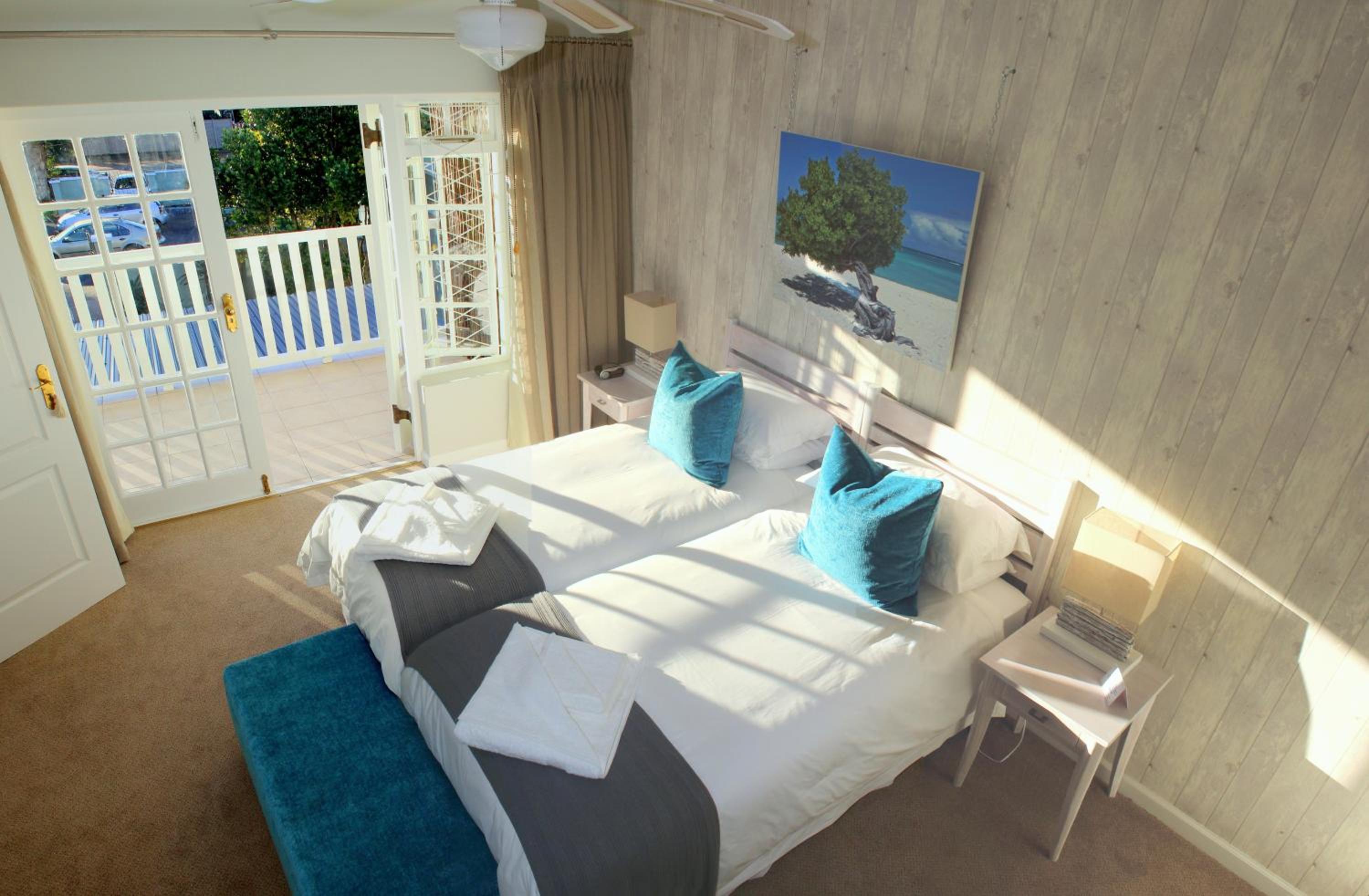 Lodge on Main Guest House and Conference Centre