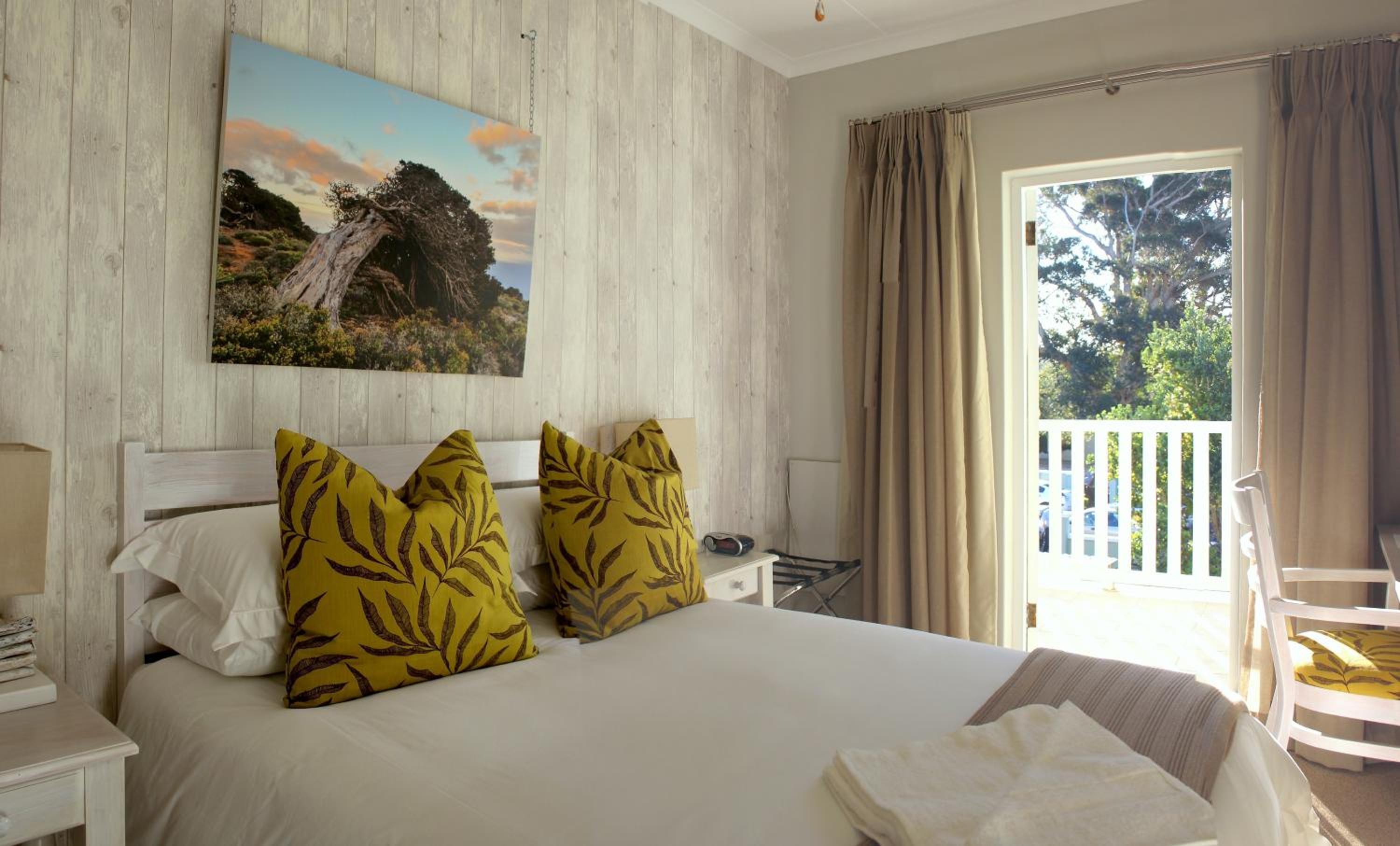 Lodge on Main Guest House and Conference Centre