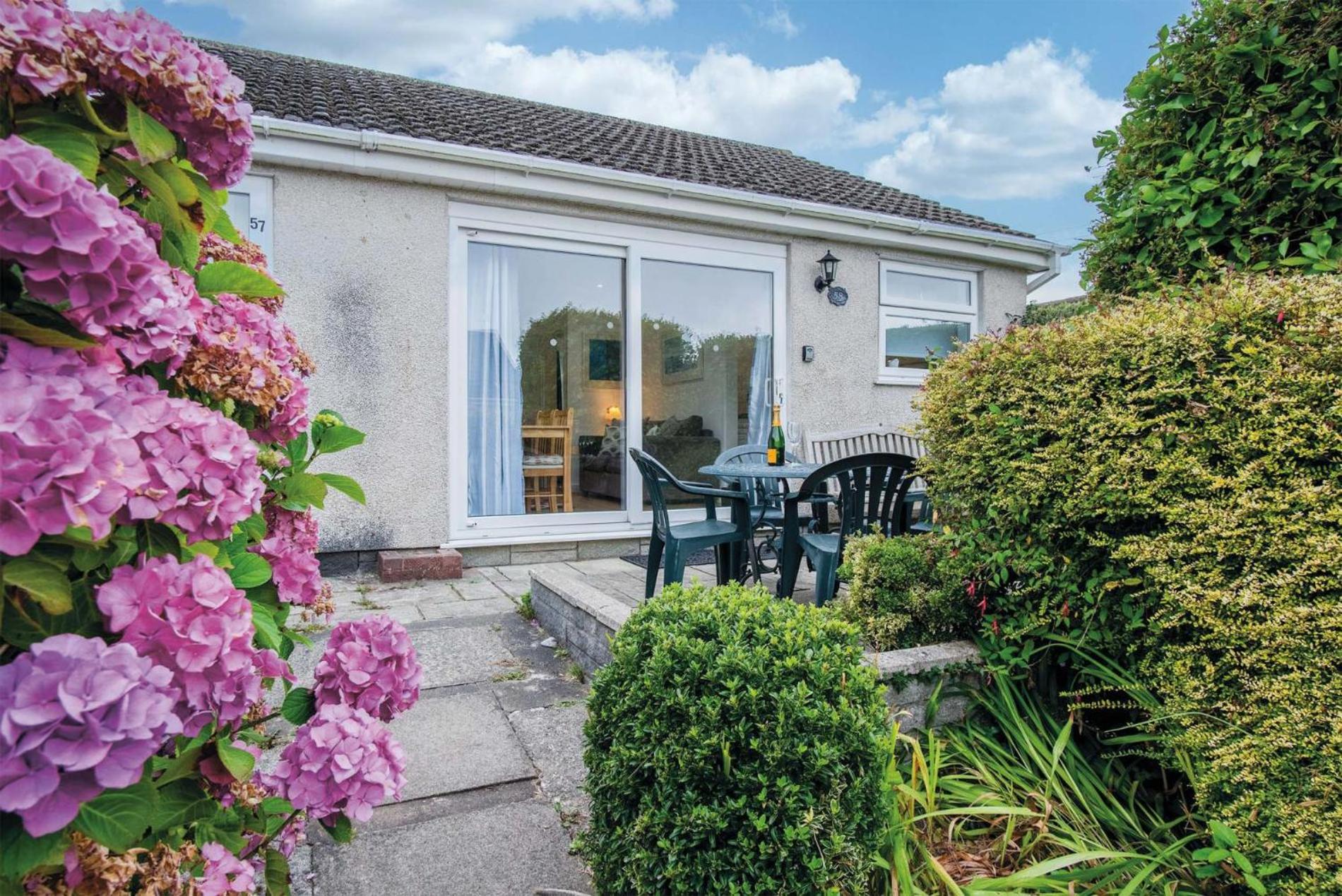 Bayview 58 - 2 Bedroom Chalet - Bayview Oxwich