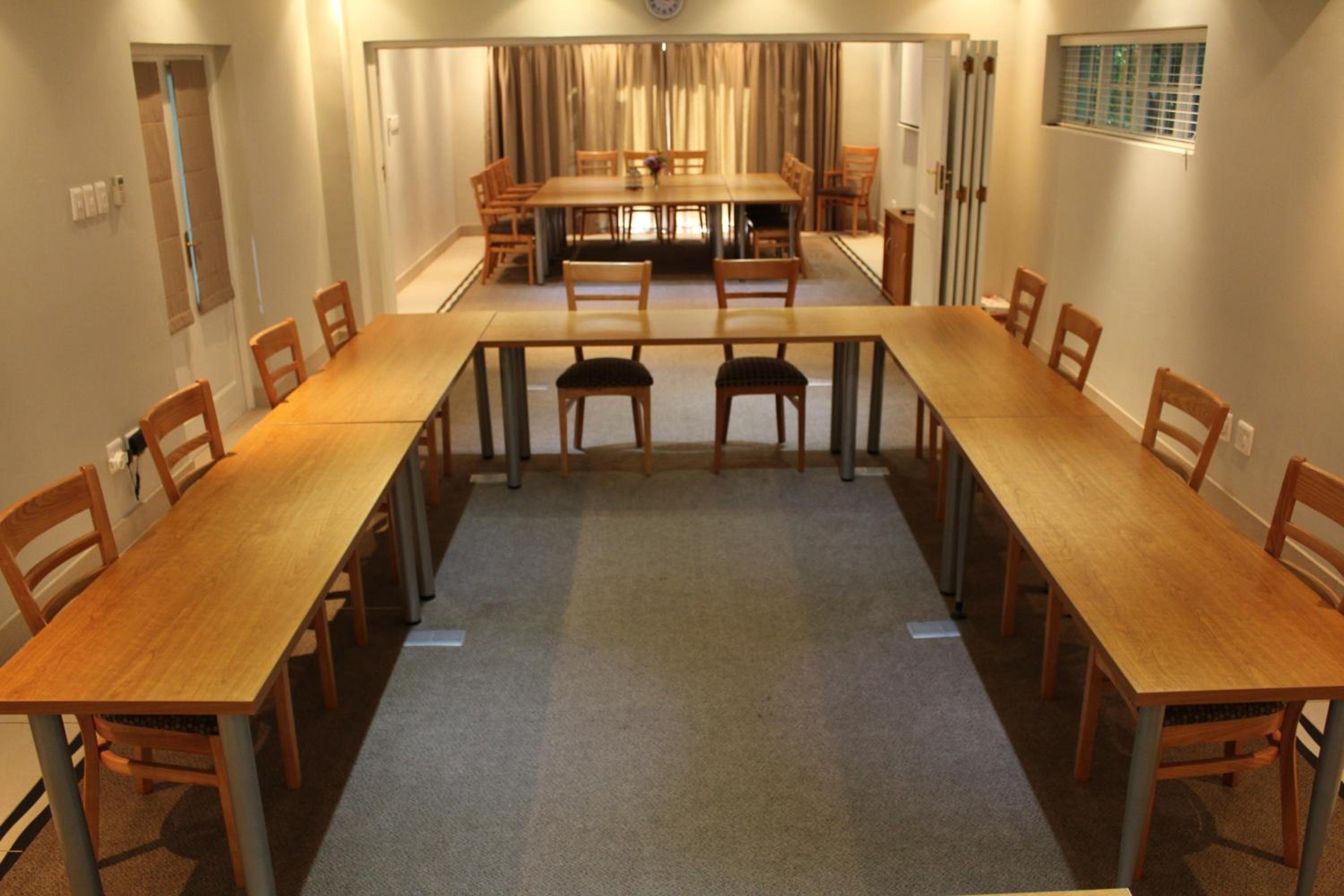 Lodge on Main Guest House and Conference Centre