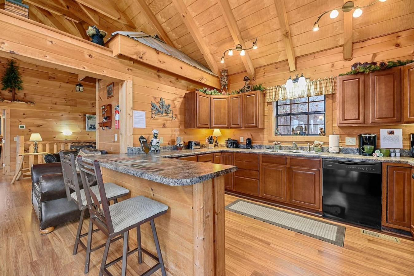 Big Blue Ridge MTN Views Hot Tub Pool Table