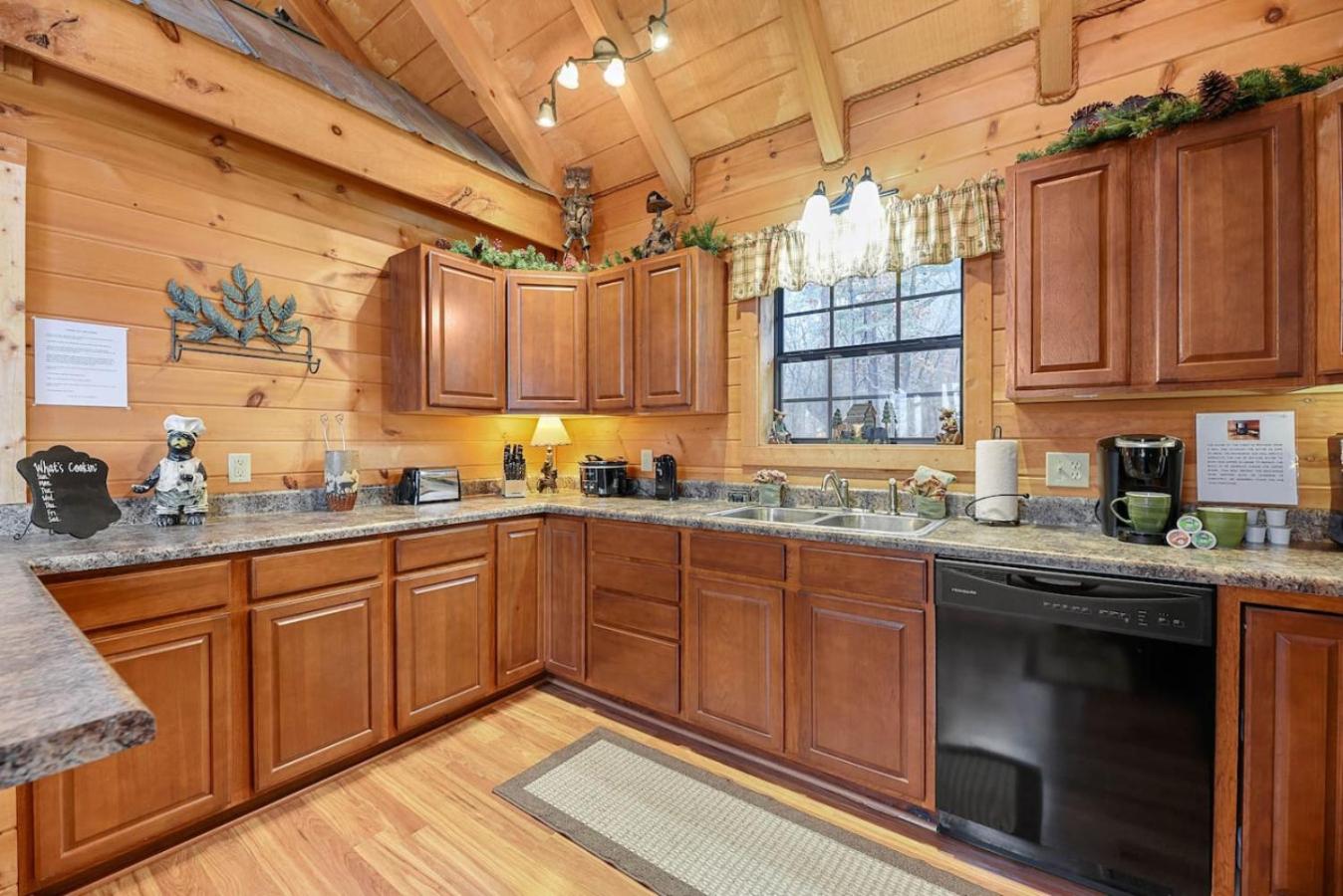 Big Blue Ridge MTN Views Hot Tub Pool Table