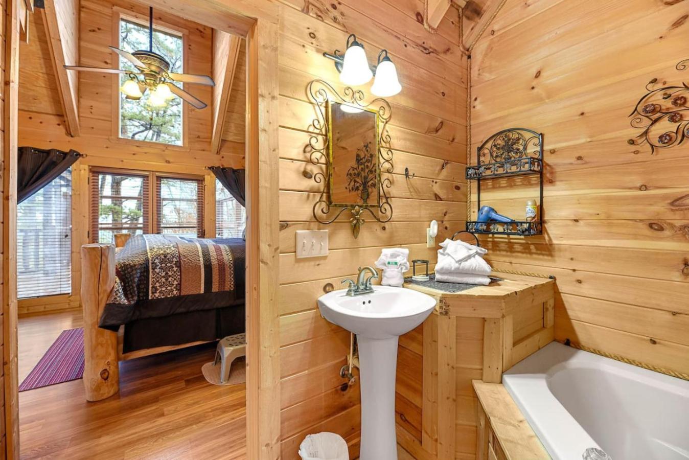 Big Blue Ridge MTN Views Hot Tub Pool Table