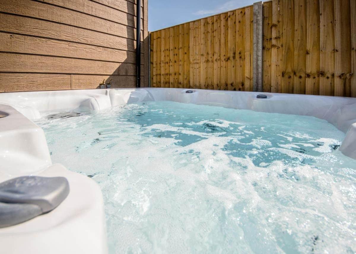 Hawthorn Glen Lodges