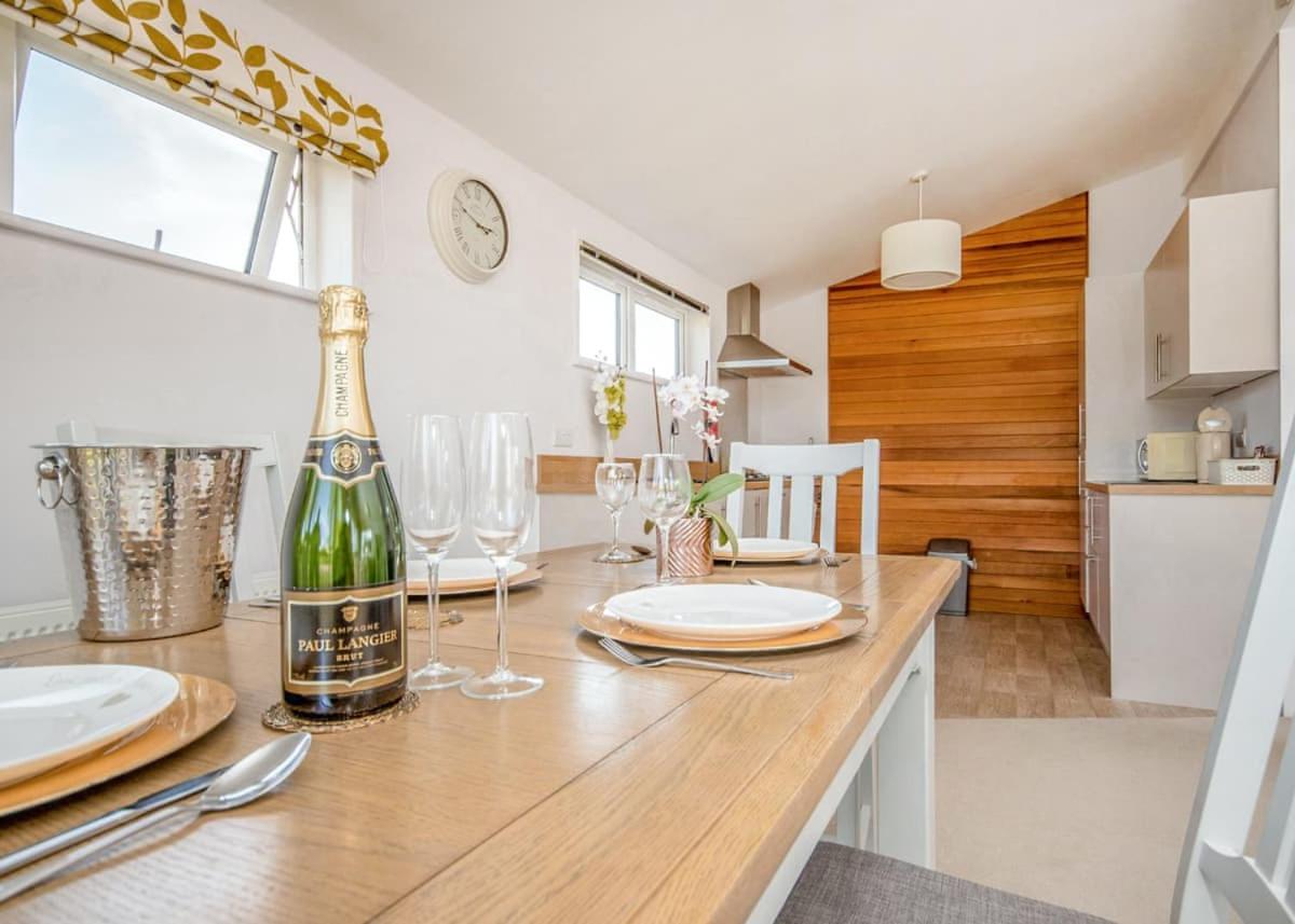 Hawthorn Glen Lodges