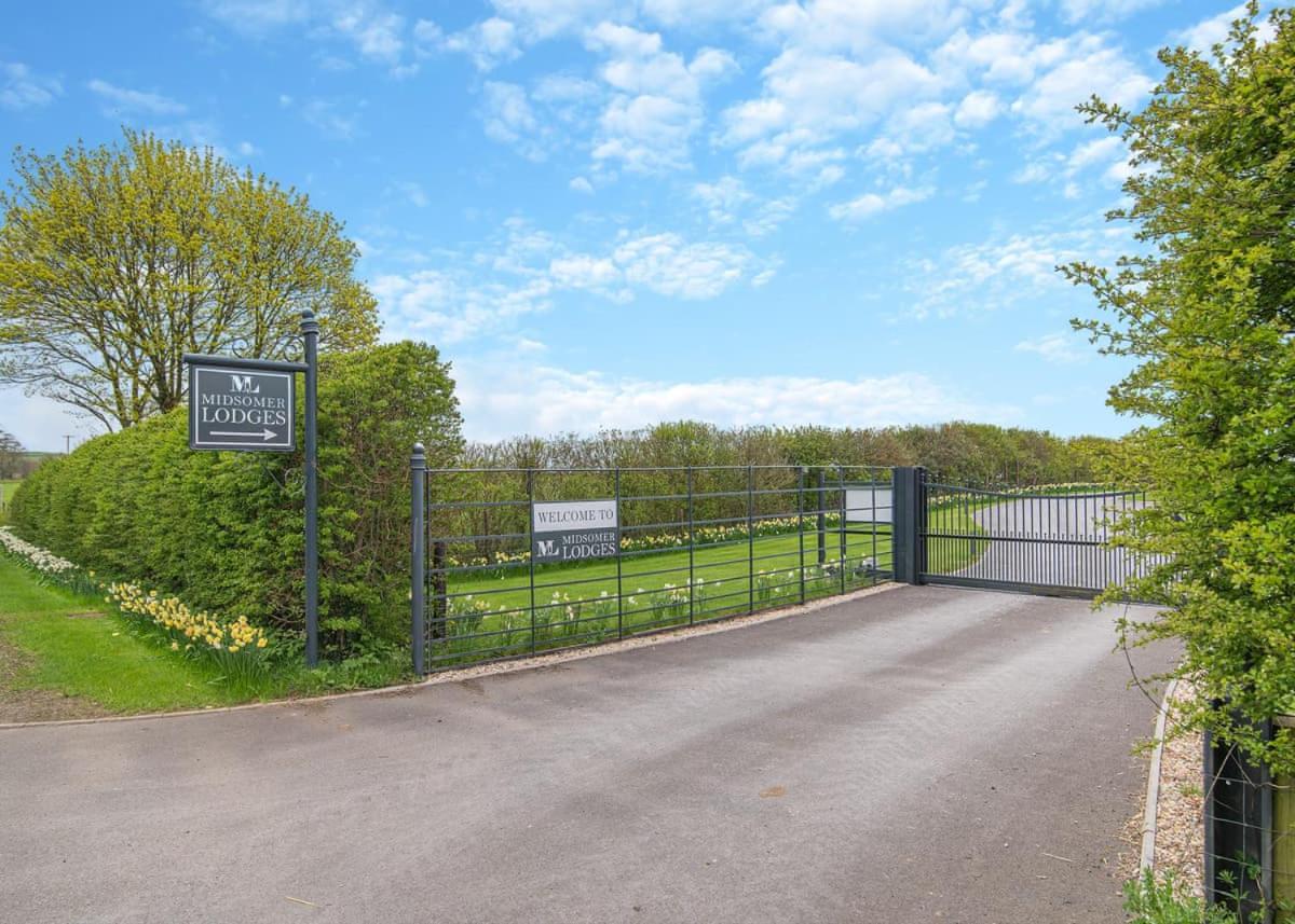 Midsomer Lodges