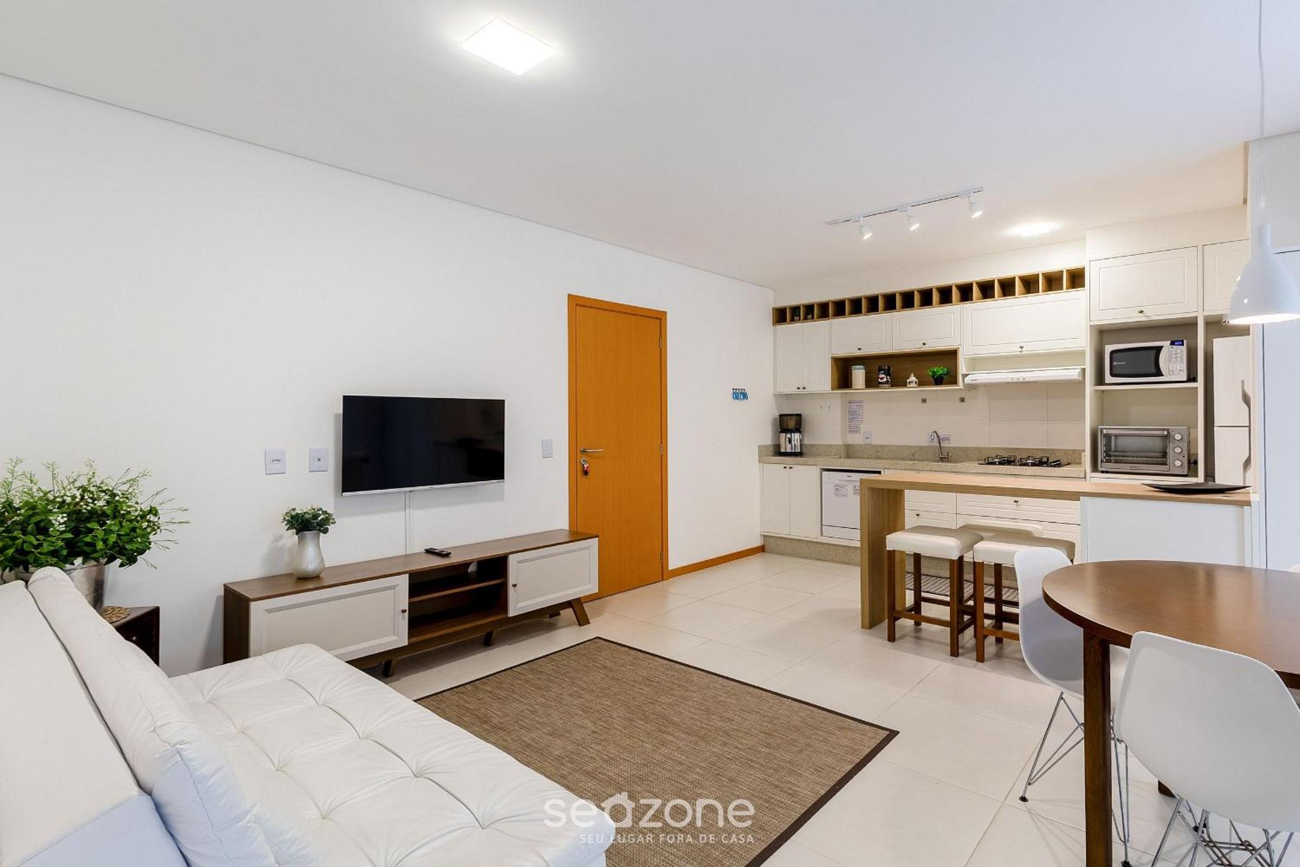 Apartments in Condominium w/ Great Infrastructure and 130 m from the Beach - AVR