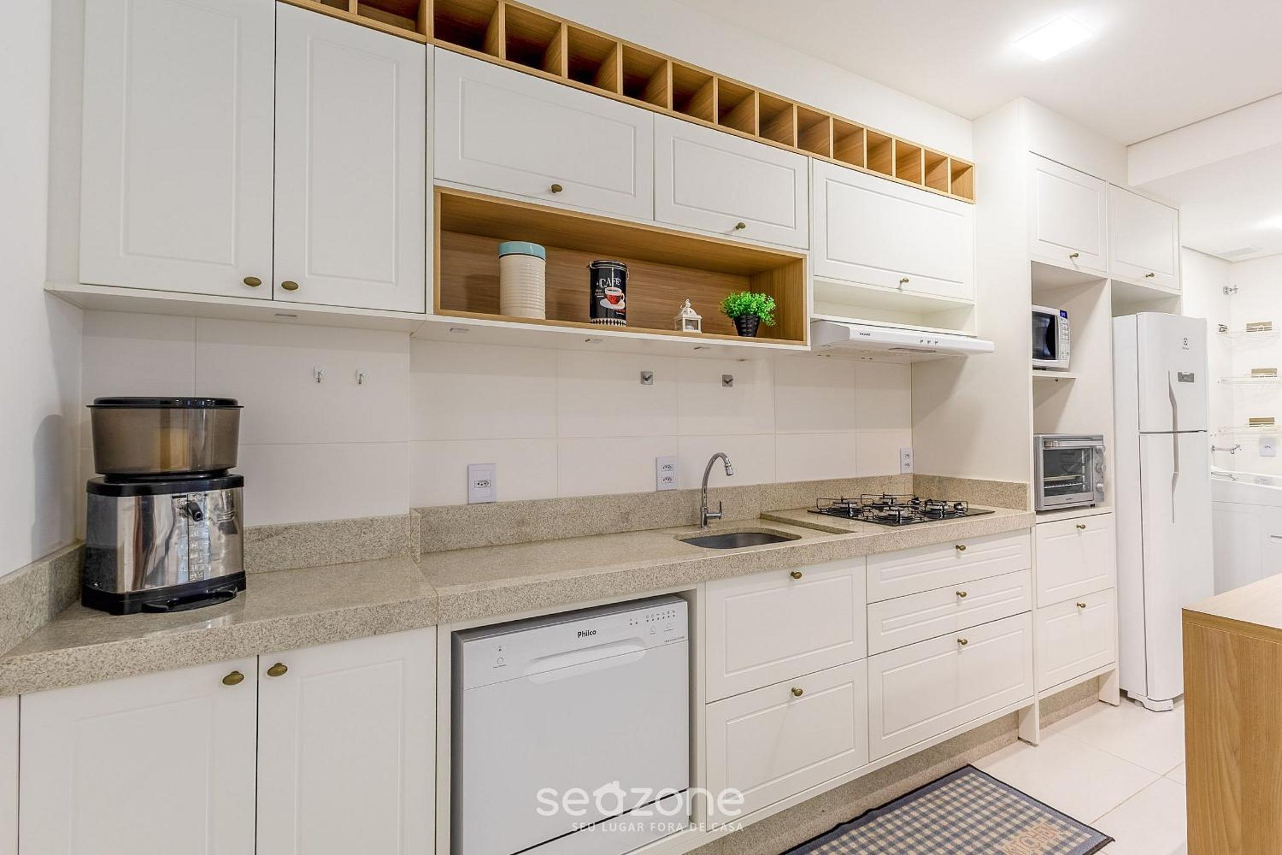 Apartments in Condominium w/ Great Infrastructure and 130 m from the Beach - AVR