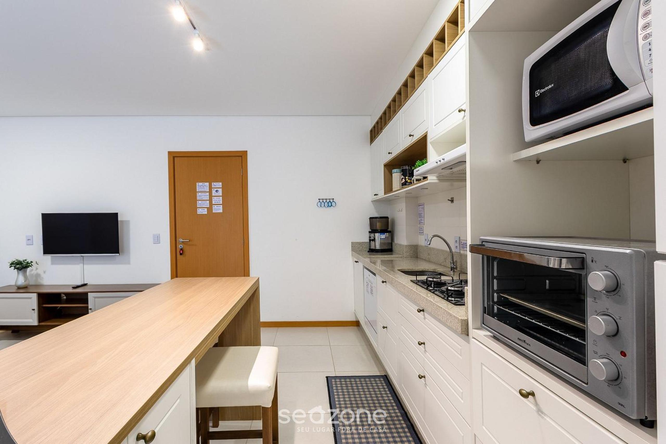 Apartments in Condominium w/ Great Infrastructure and 130 m from the Beach - AVR