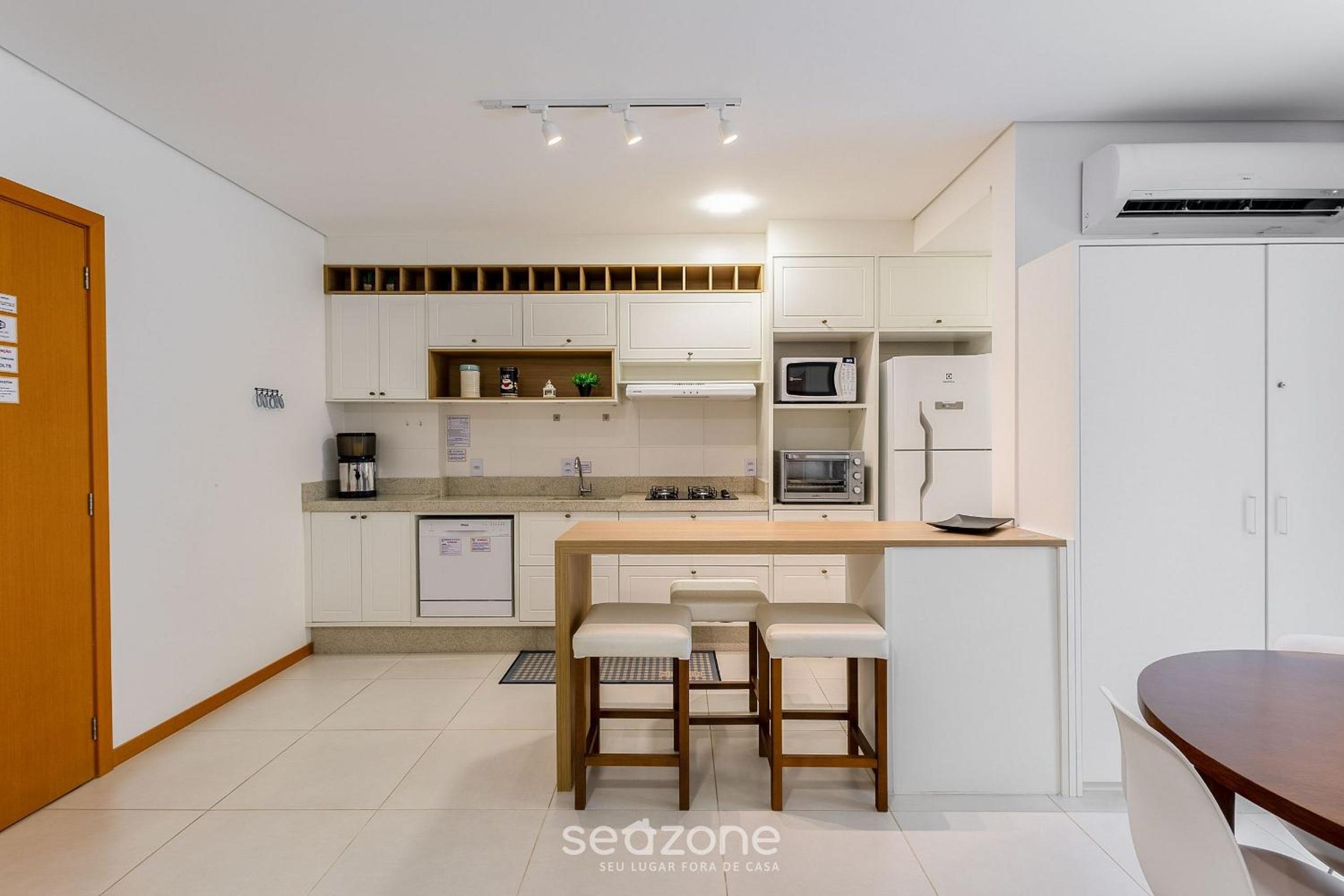 Apartments in Condominium w/ Great Infrastructure and 130 m from the Beach - AVR