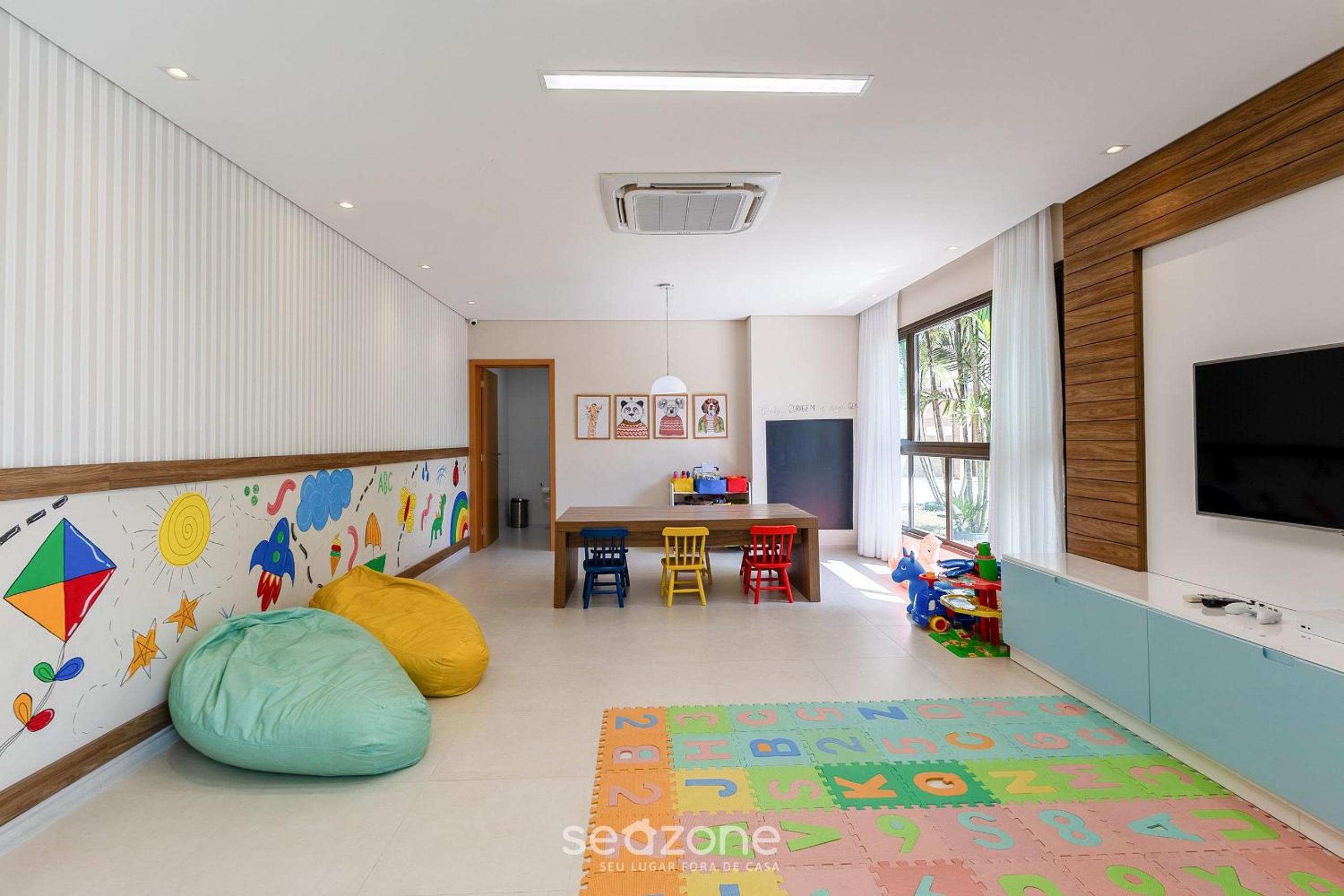 Apartments in Condominium w/ Great Infrastructure and 130 m from the Beach - AVR
