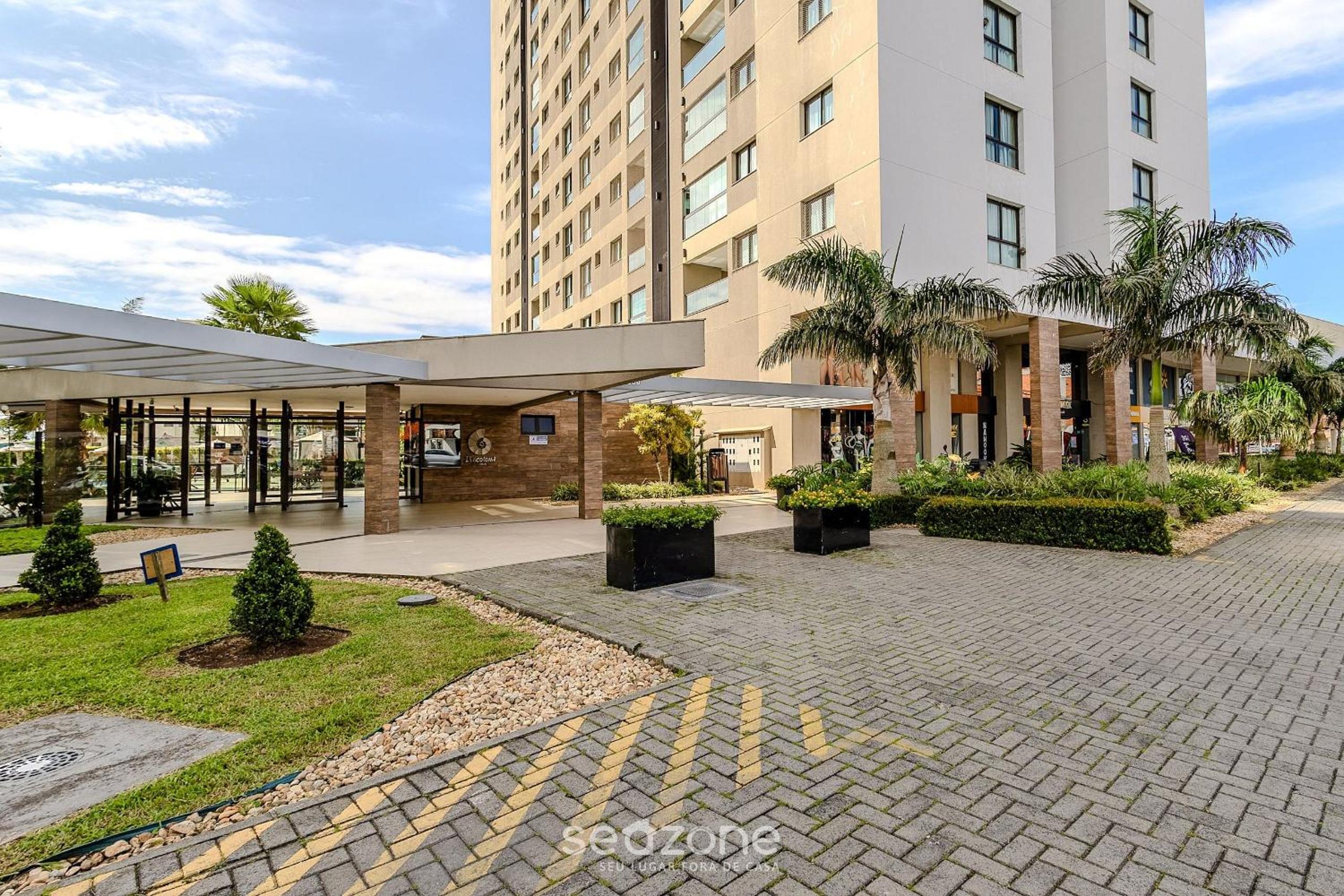 Apartments in Condominium w/ Great Infrastructure and 130 m from the Beach - AVR