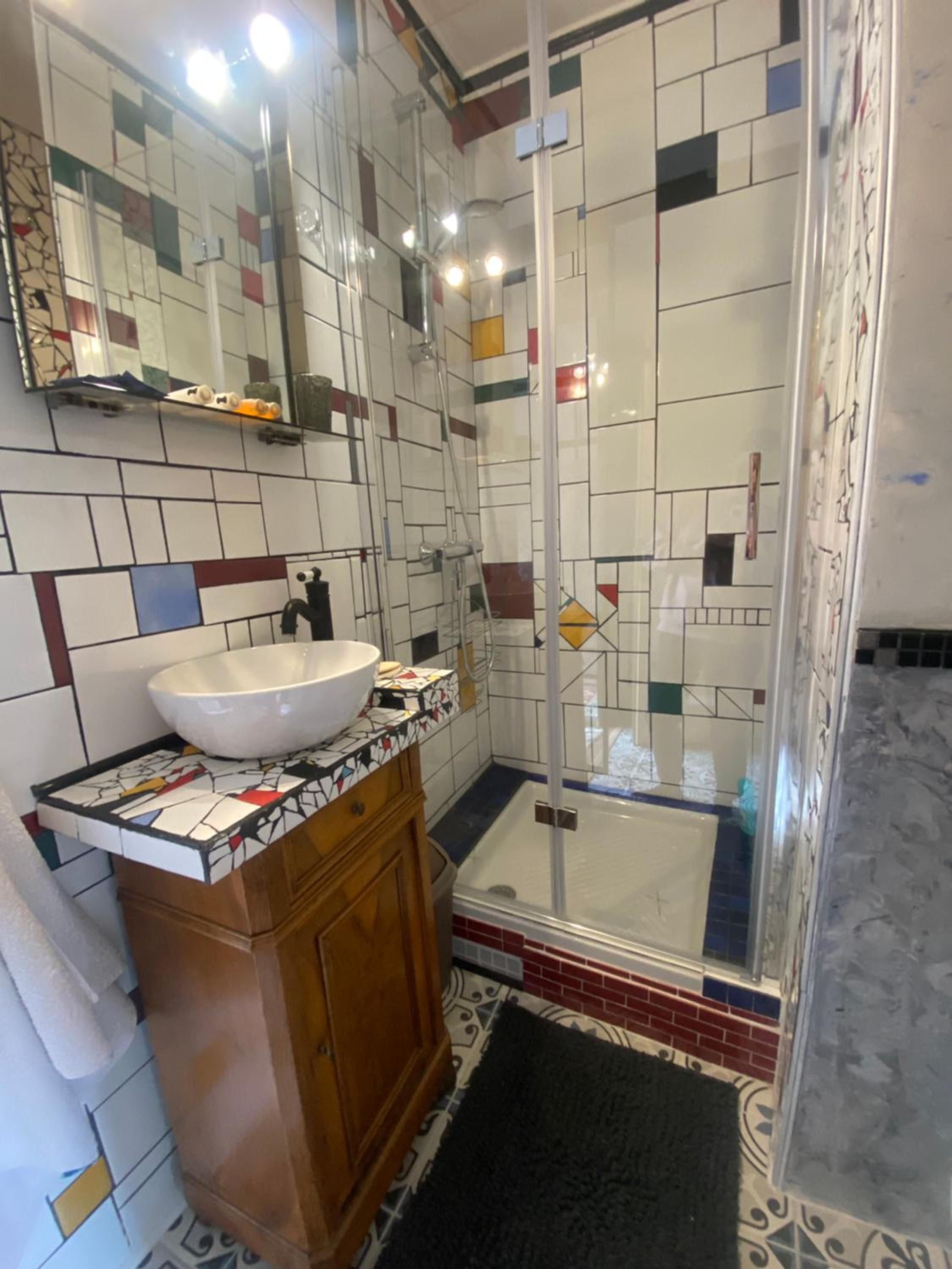 Charming Arty Studio