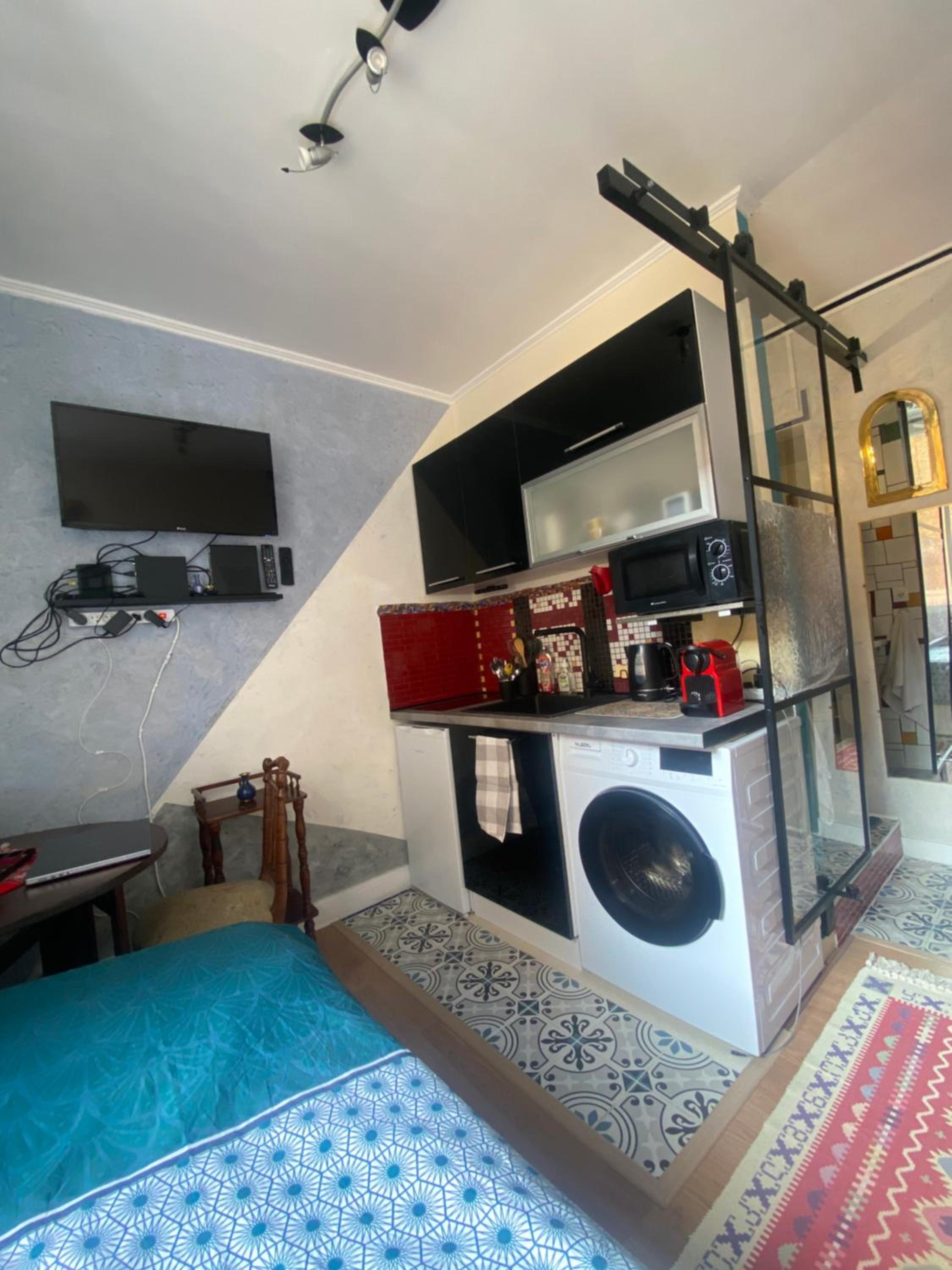 Charming Arty Studio