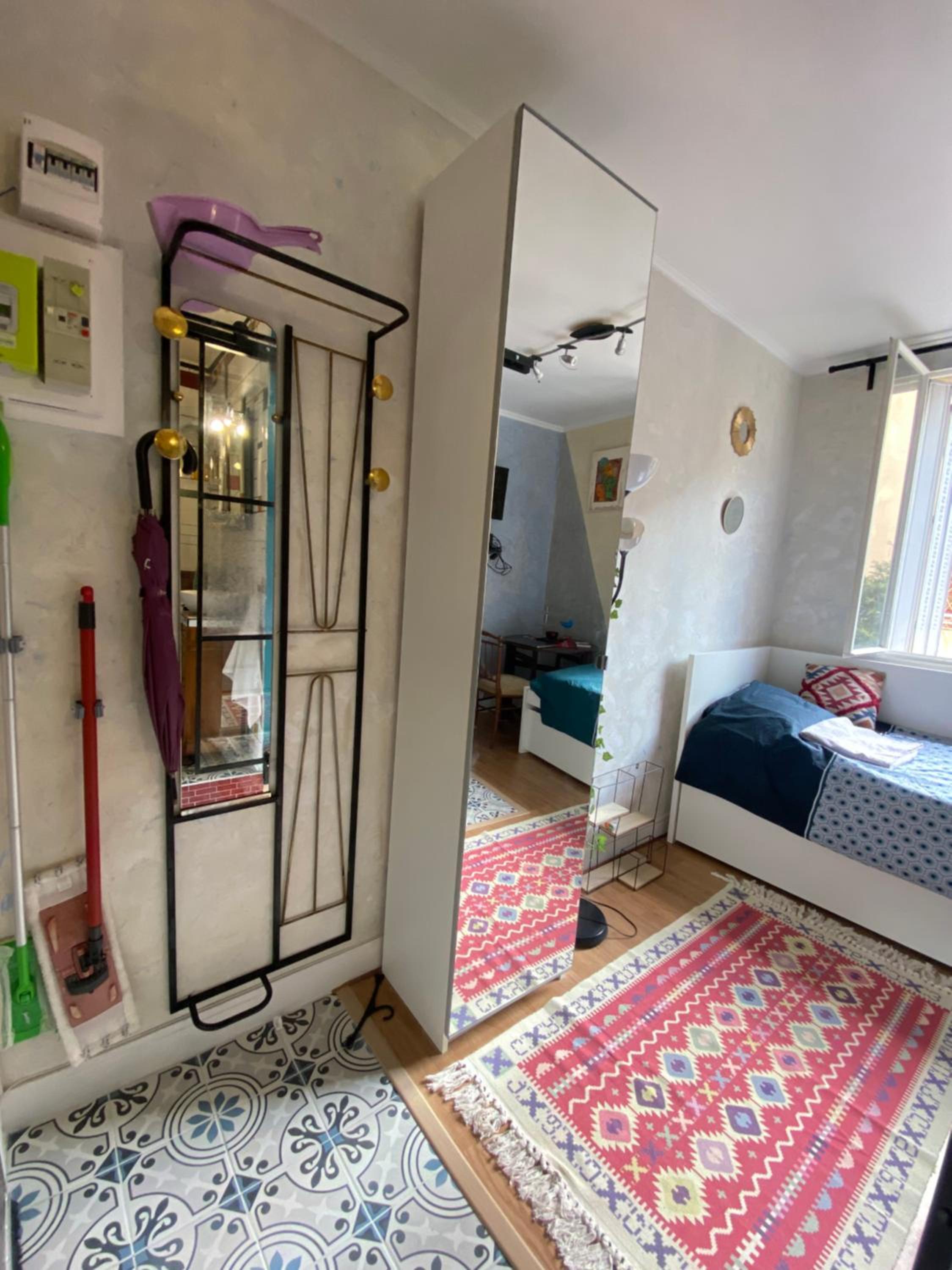 Charming Arty Studio