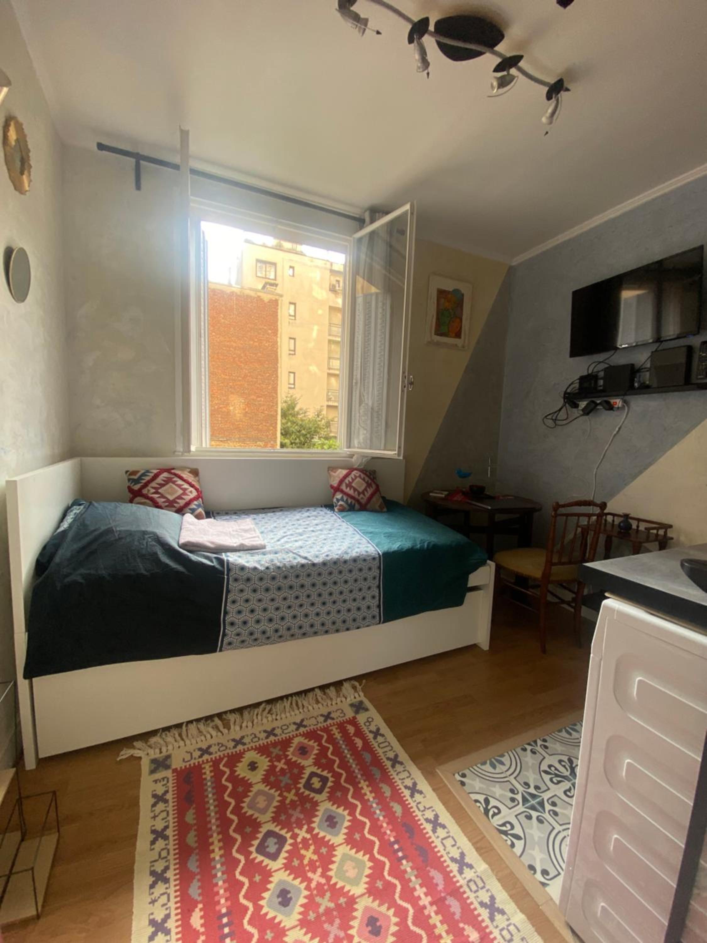 Charming Arty Studio