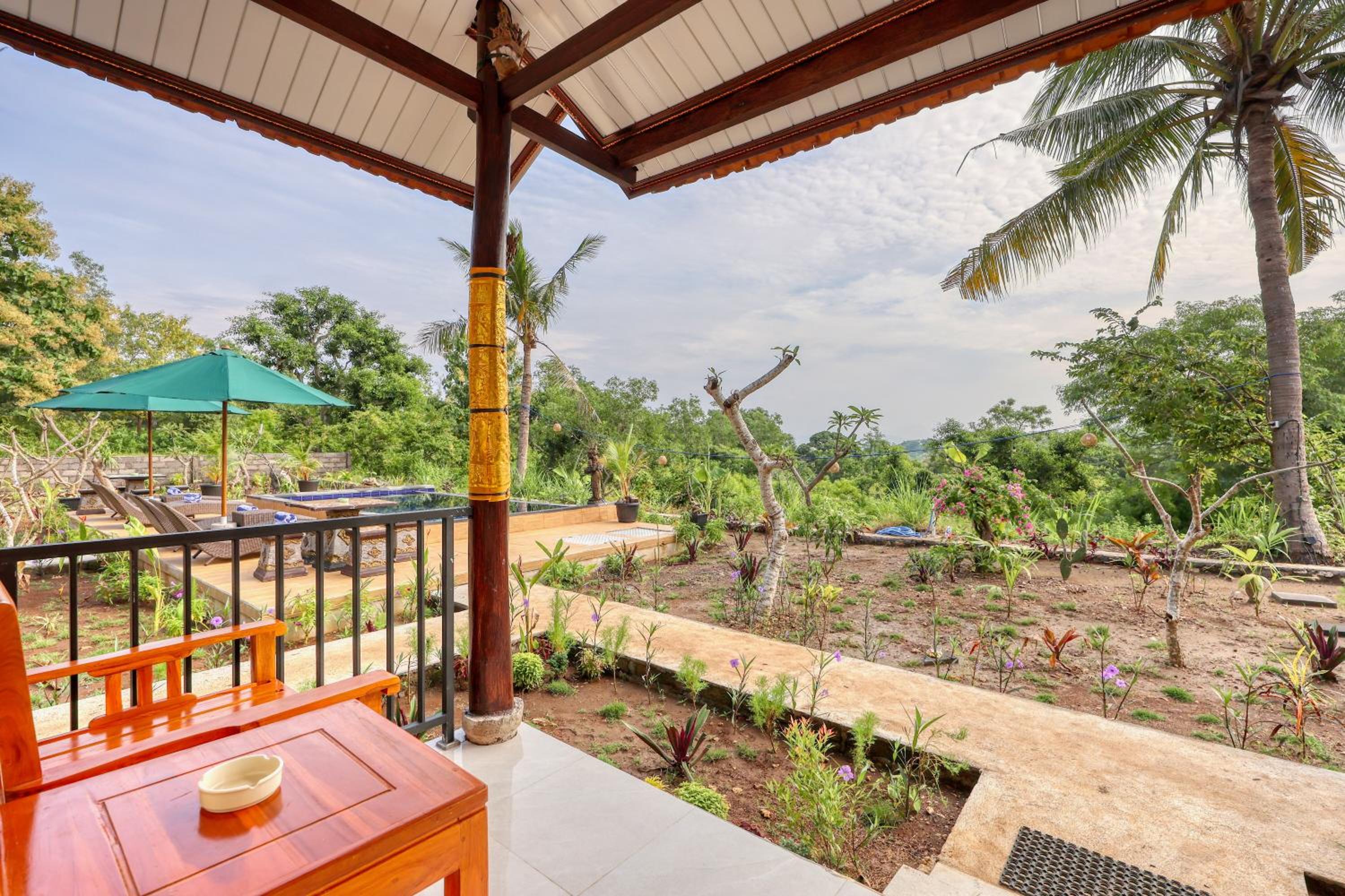 Lungguh Penida Hut