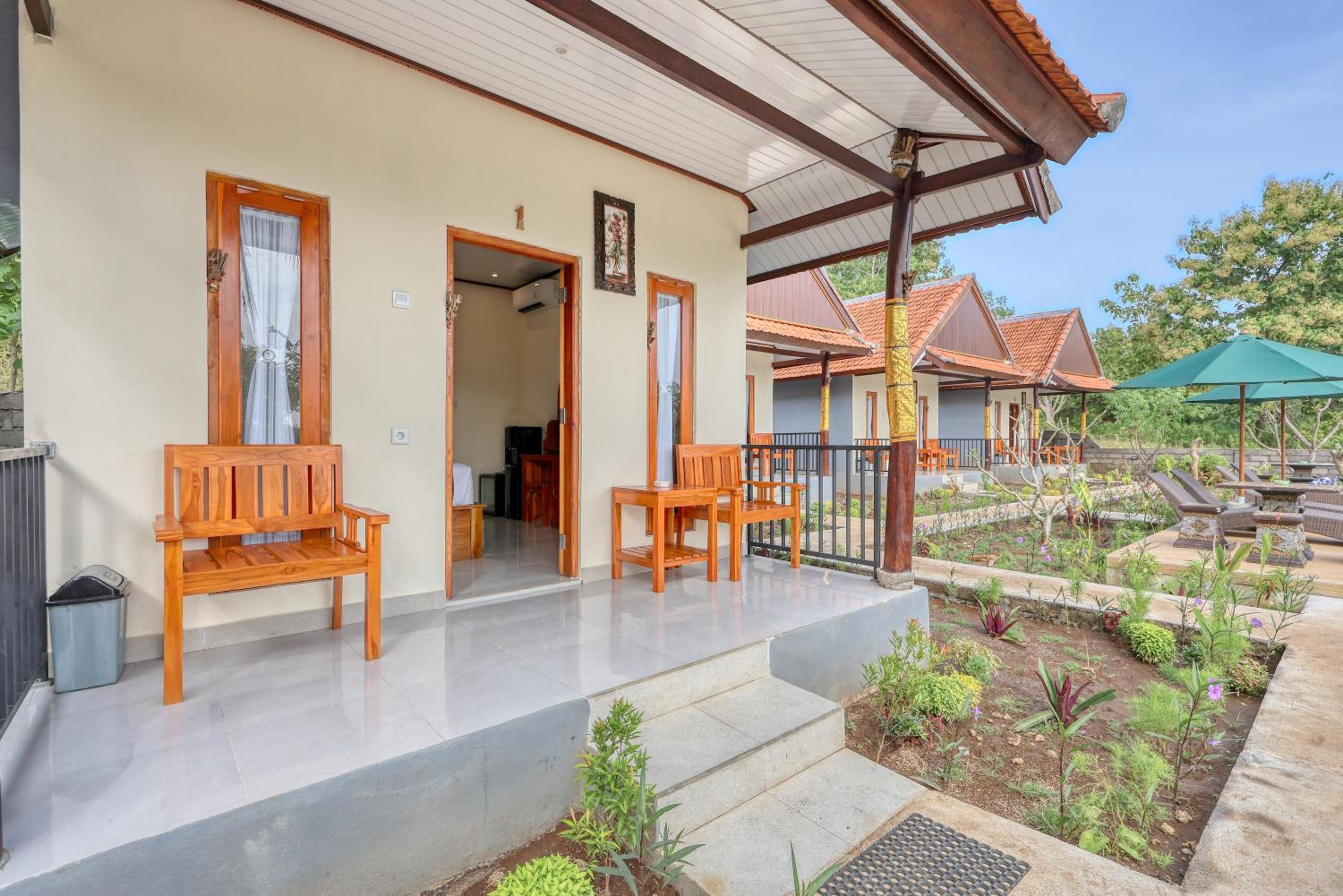 Lungguh Penida Hut
